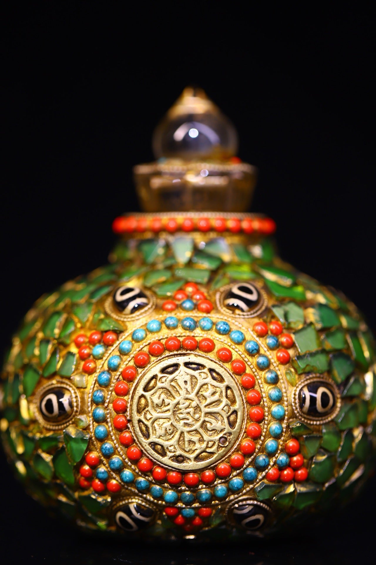 Crystal carving, inlaid with celestial beads, gemstone jar