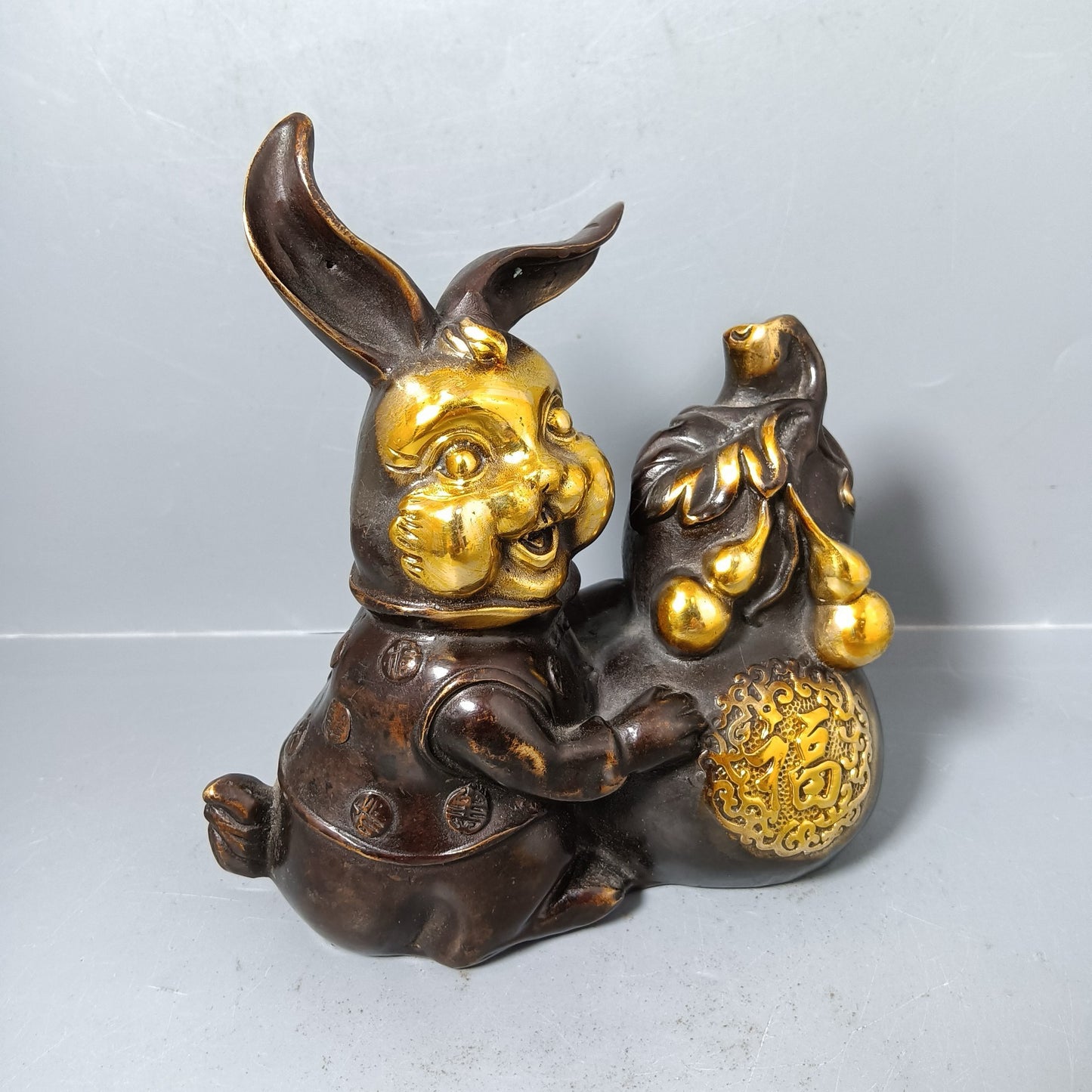 Chinese antique pure copper rabbit ornament for attracting wealth
