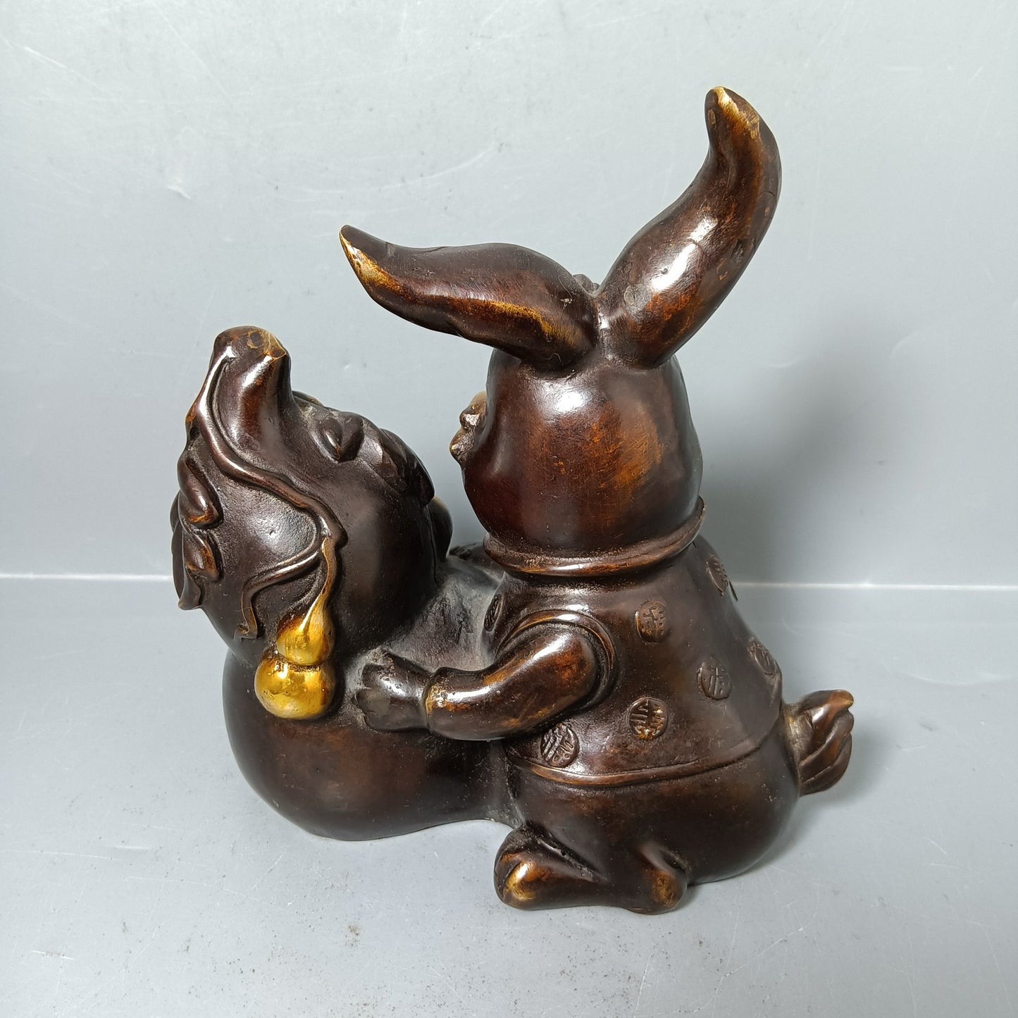 Chinese antique pure copper rabbit ornament for attracting wealth