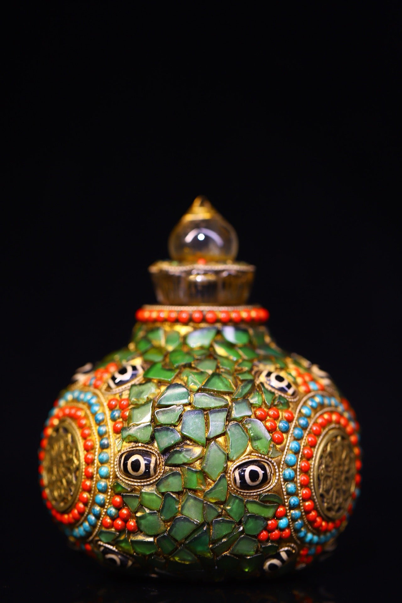 Crystal carving, inlaid with celestial beads, gemstone jar