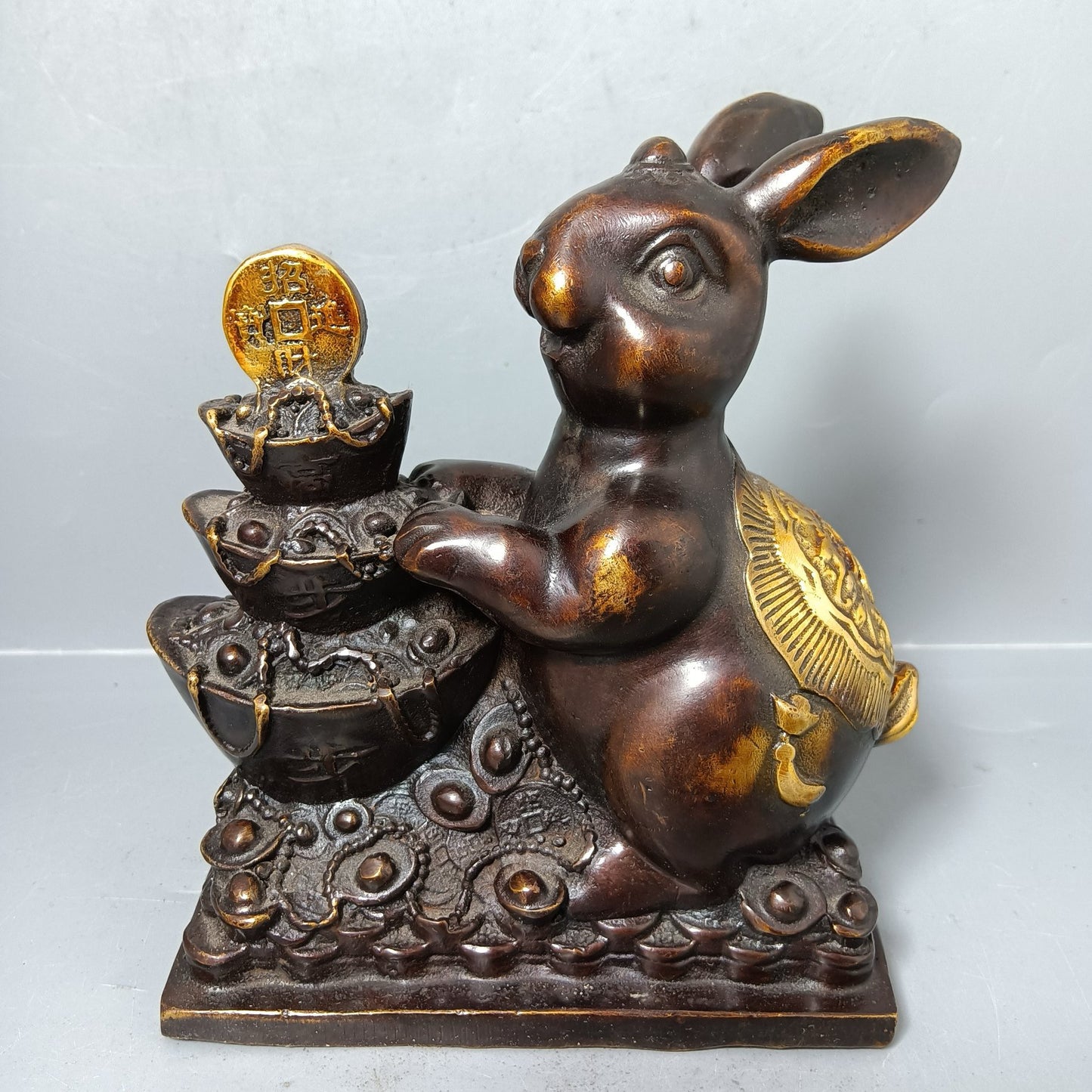 Chinese antique pure copper rabbit ornament for attracting wealth