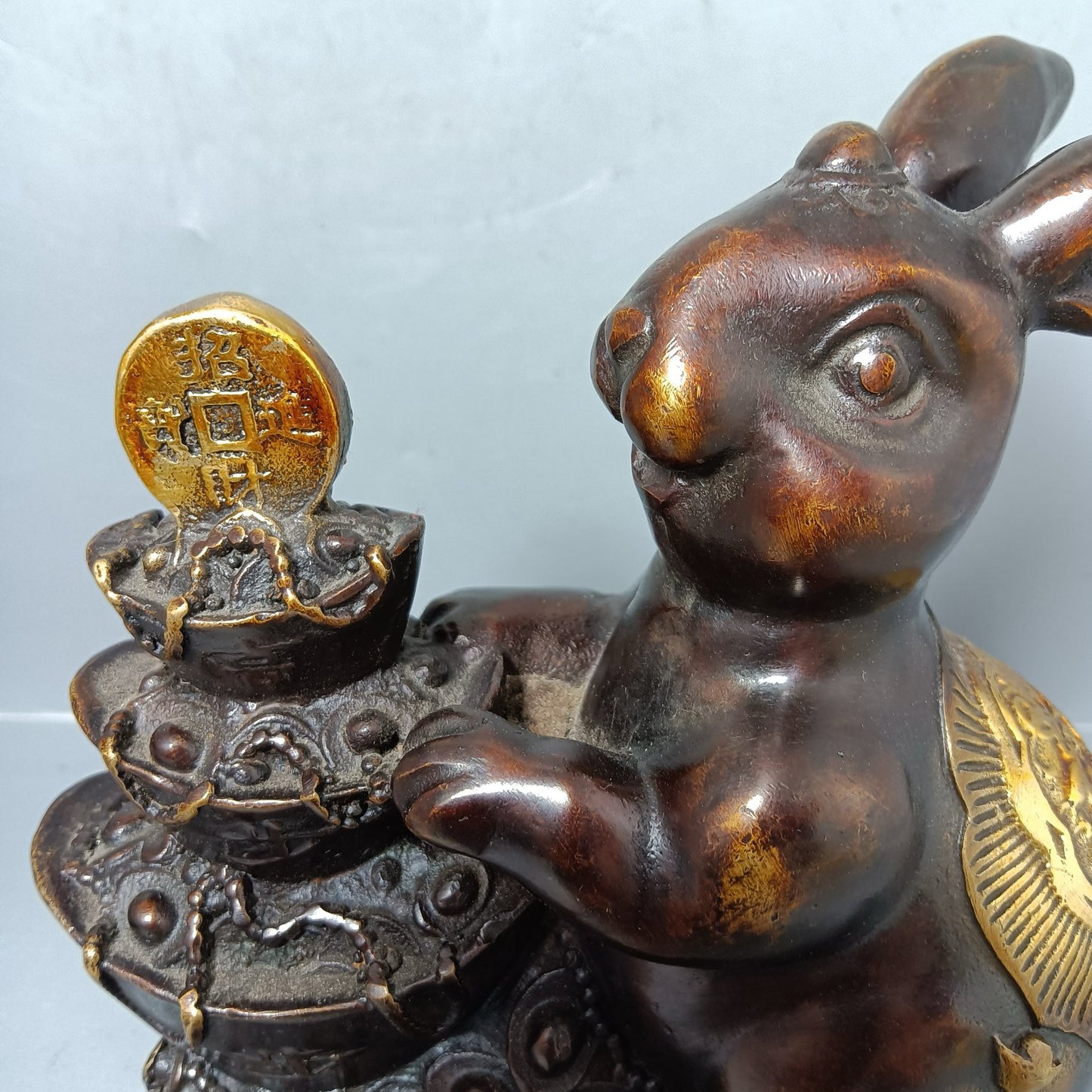 Chinese antique pure copper rabbit ornament for attracting wealth