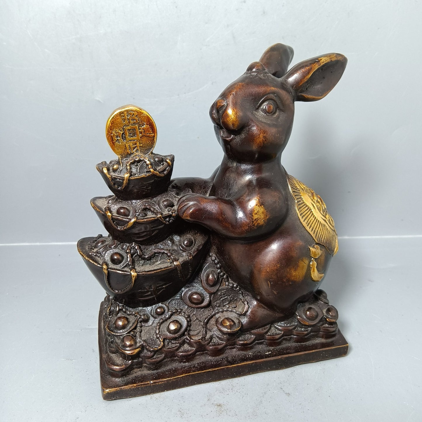 Chinese antique pure copper rabbit ornament for attracting wealth