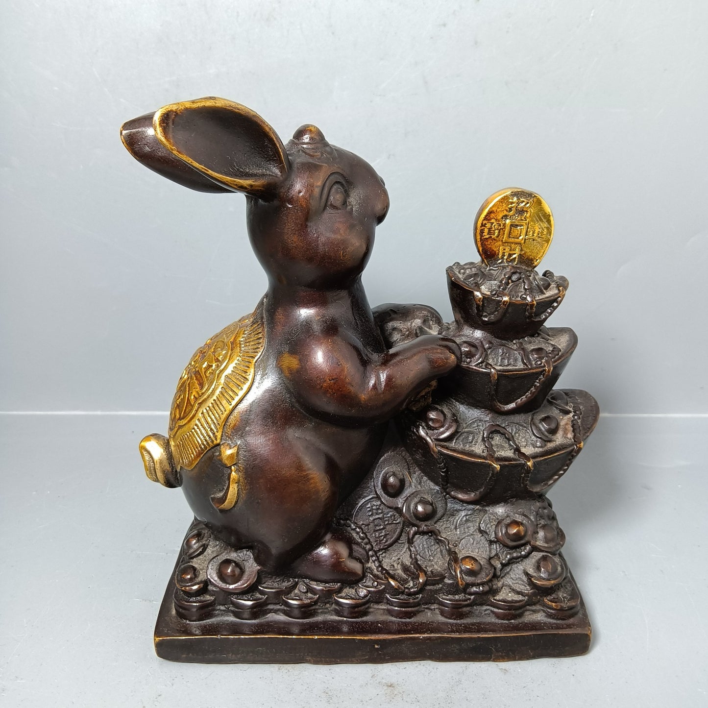 Chinese antique pure copper rabbit ornament for attracting wealth