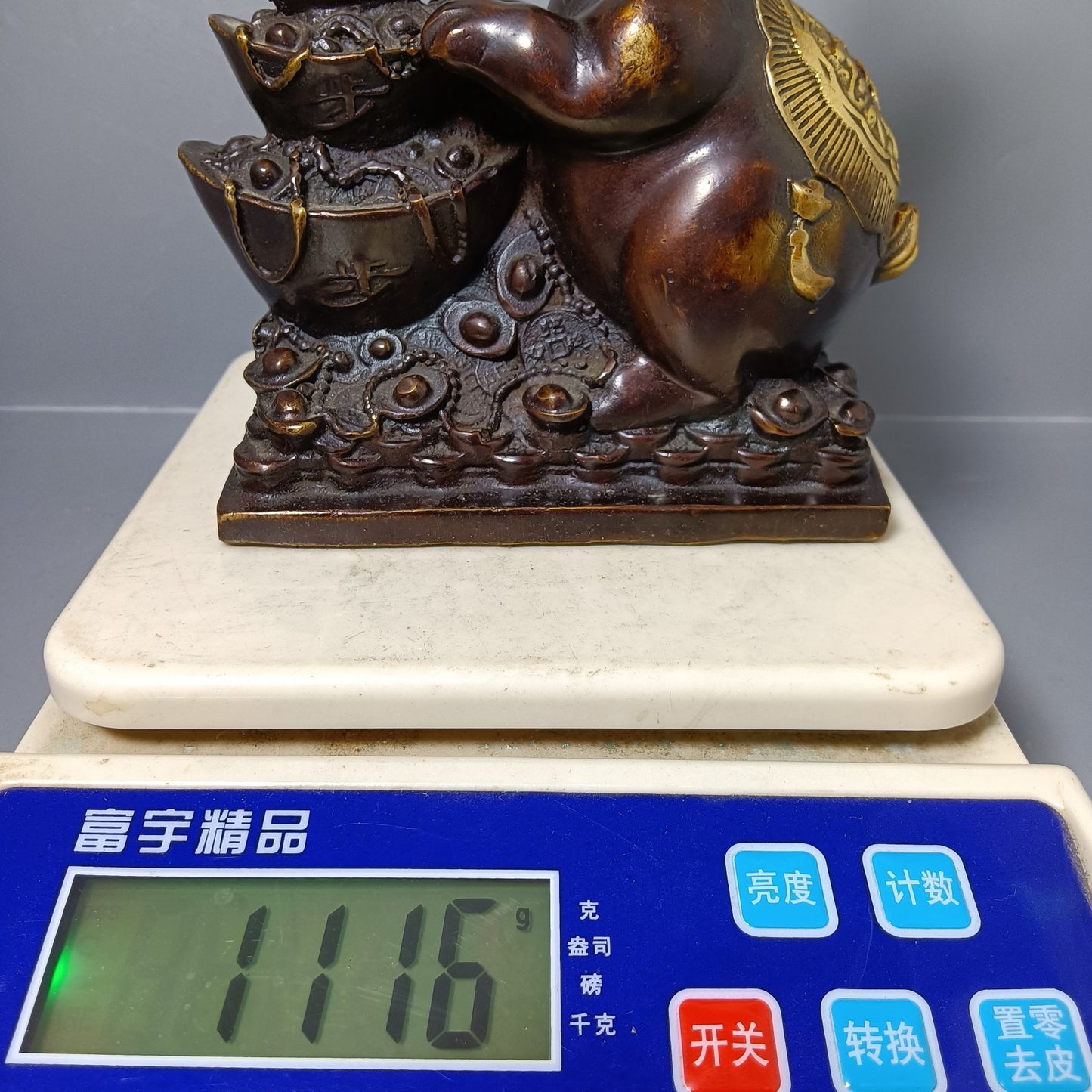 Chinese antique pure copper rabbit ornament for attracting wealth