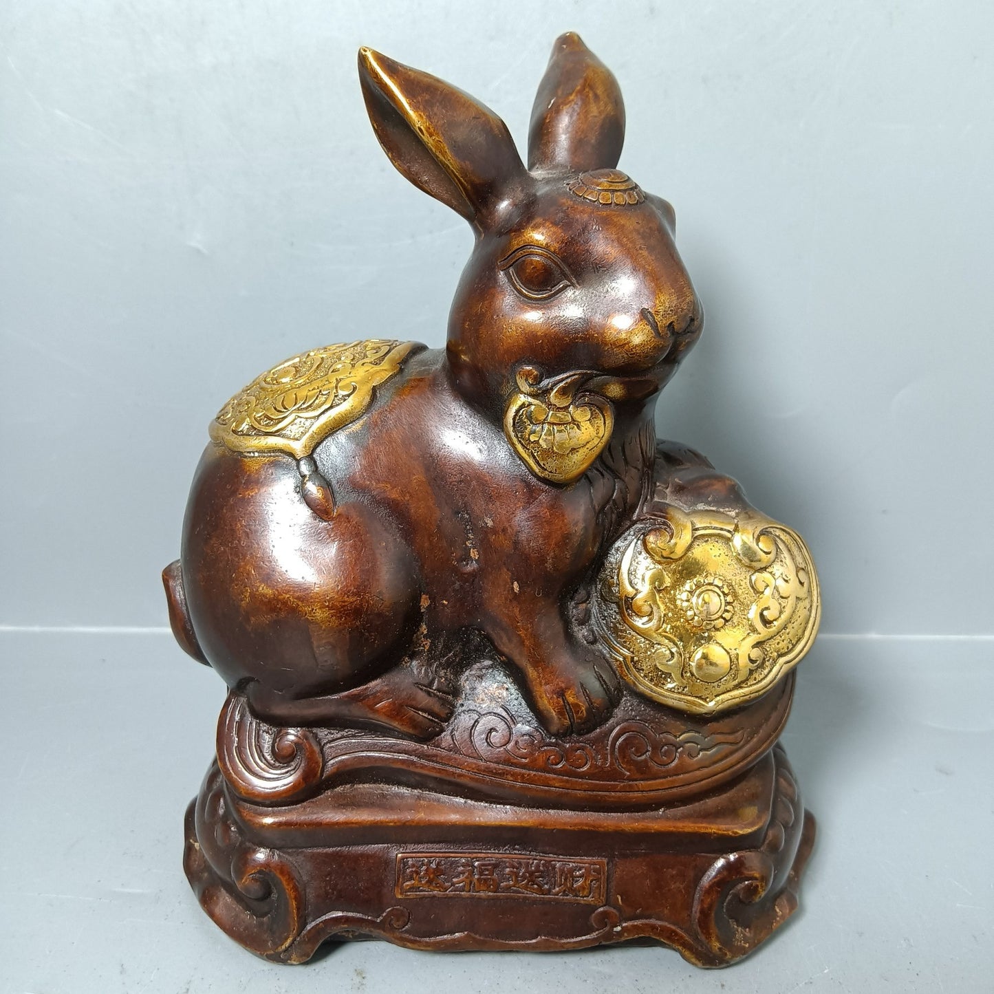 Chinese antique pure copper rabbit ornament for attracting wealth