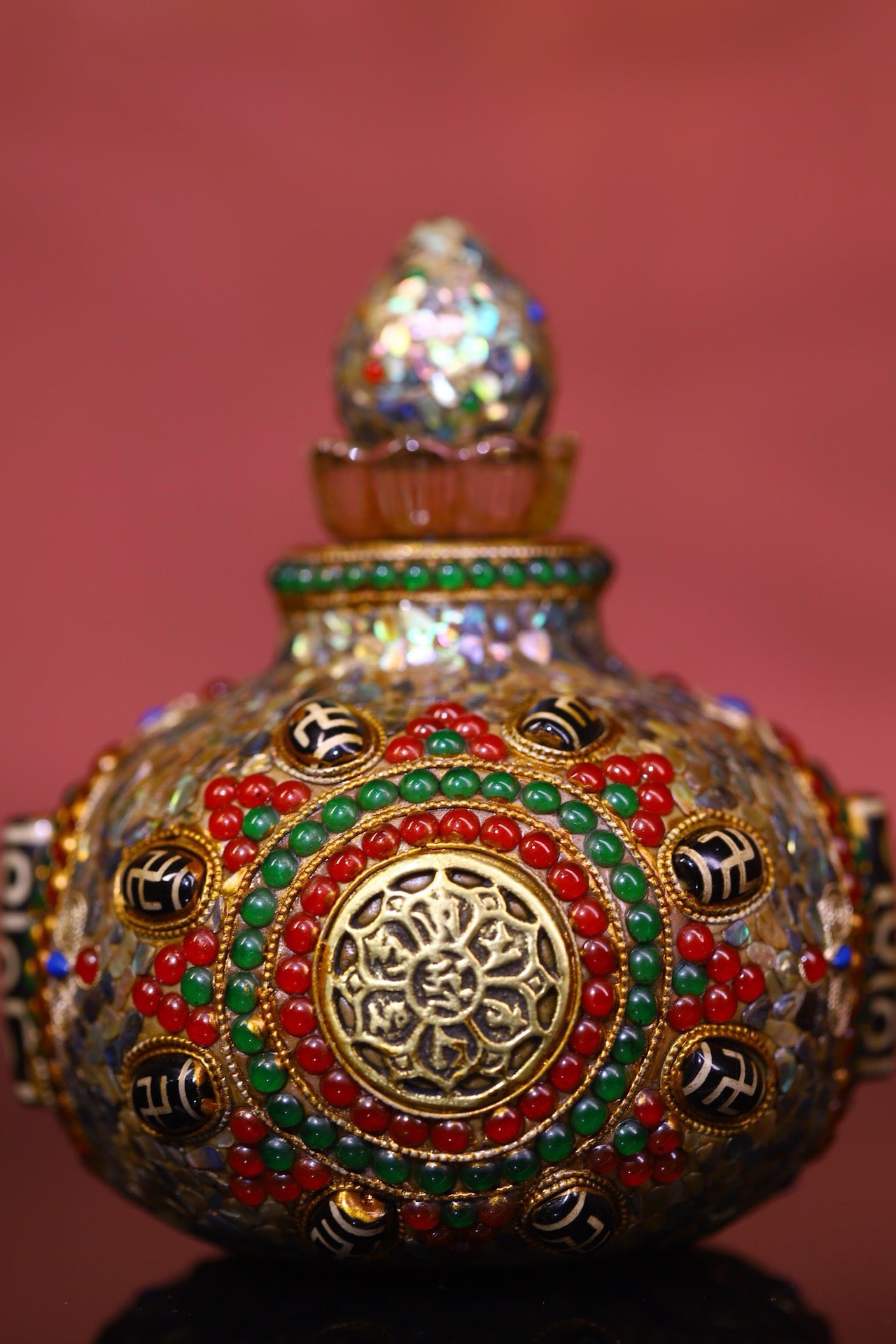 Crystal carving, inlaid with celestial beads, gemstone pagoda
