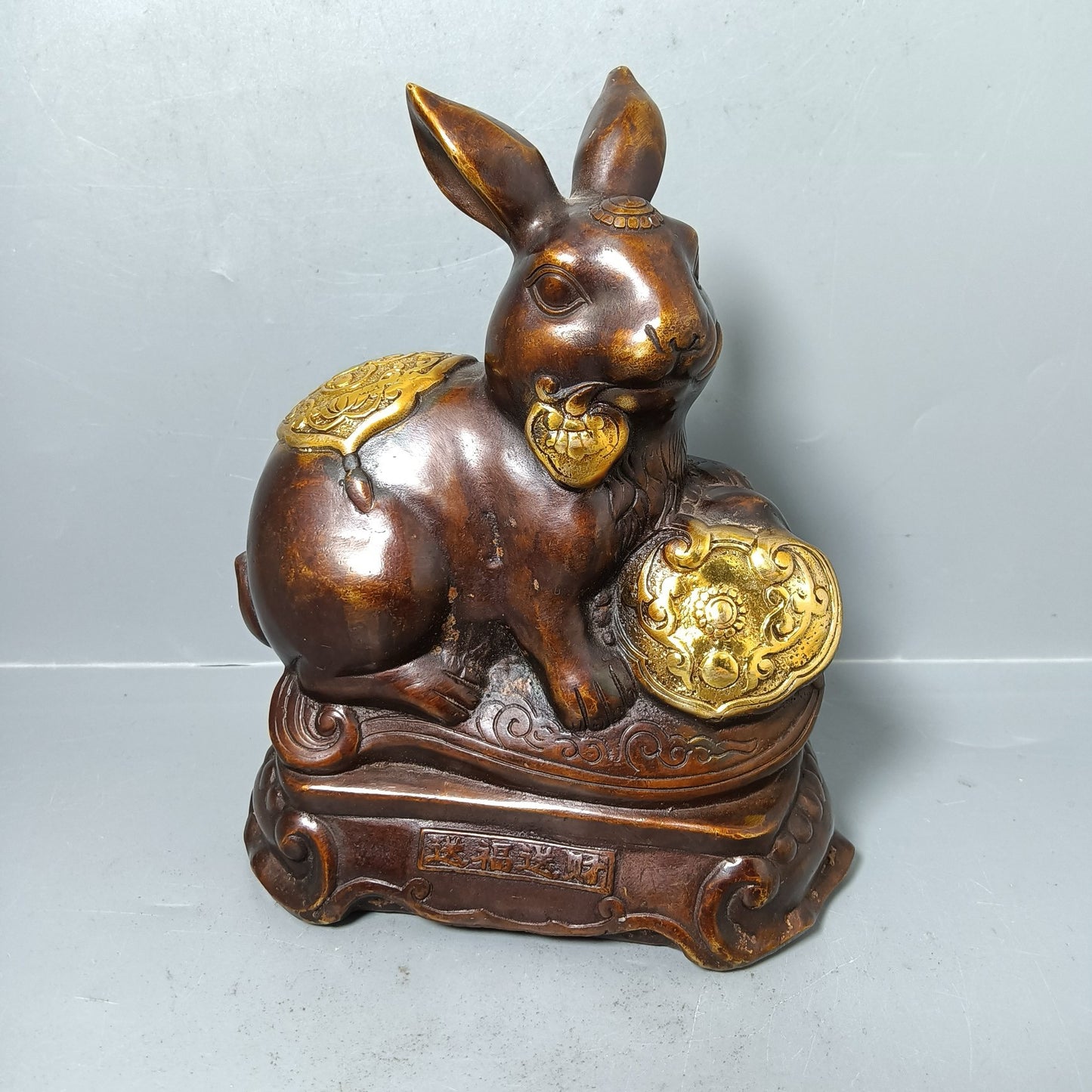 Chinese antique pure copper rabbit ornament for attracting wealth