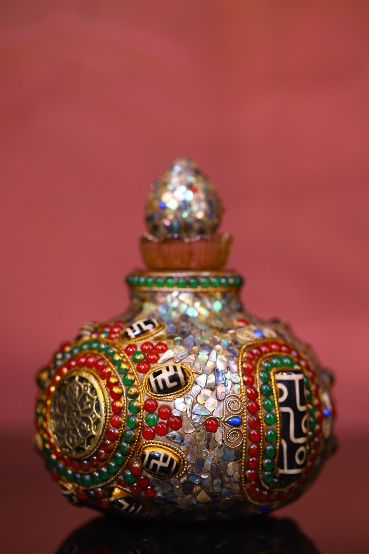Crystal carving, inlaid with celestial beads, gemstone pagoda