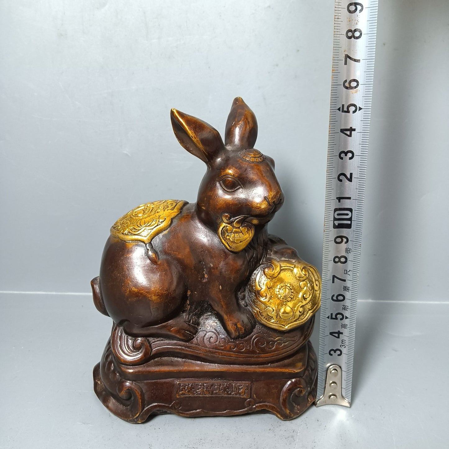 Chinese antique pure copper rabbit ornament for attracting wealth