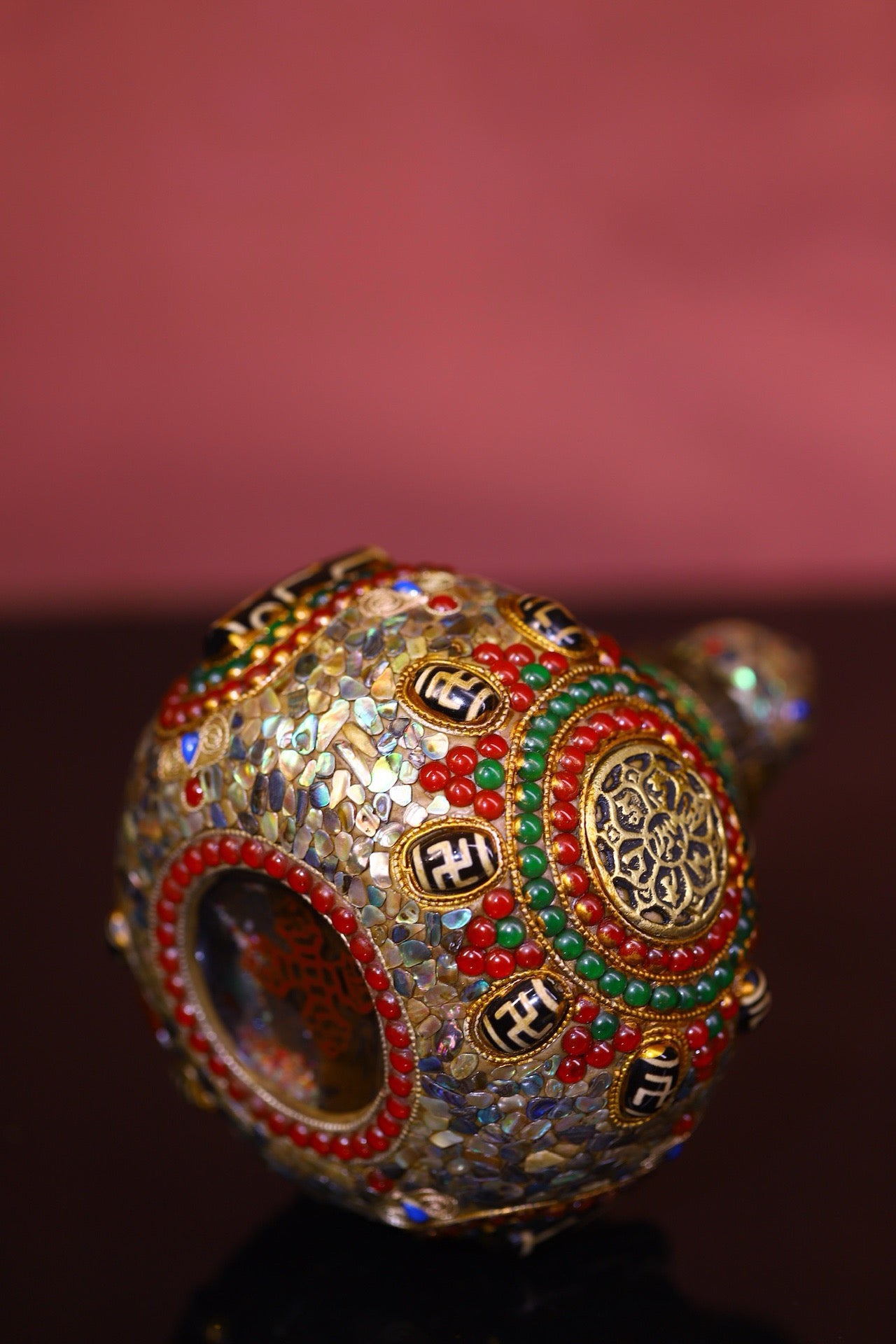 Crystal carving, inlaid with celestial beads, gemstone pagoda