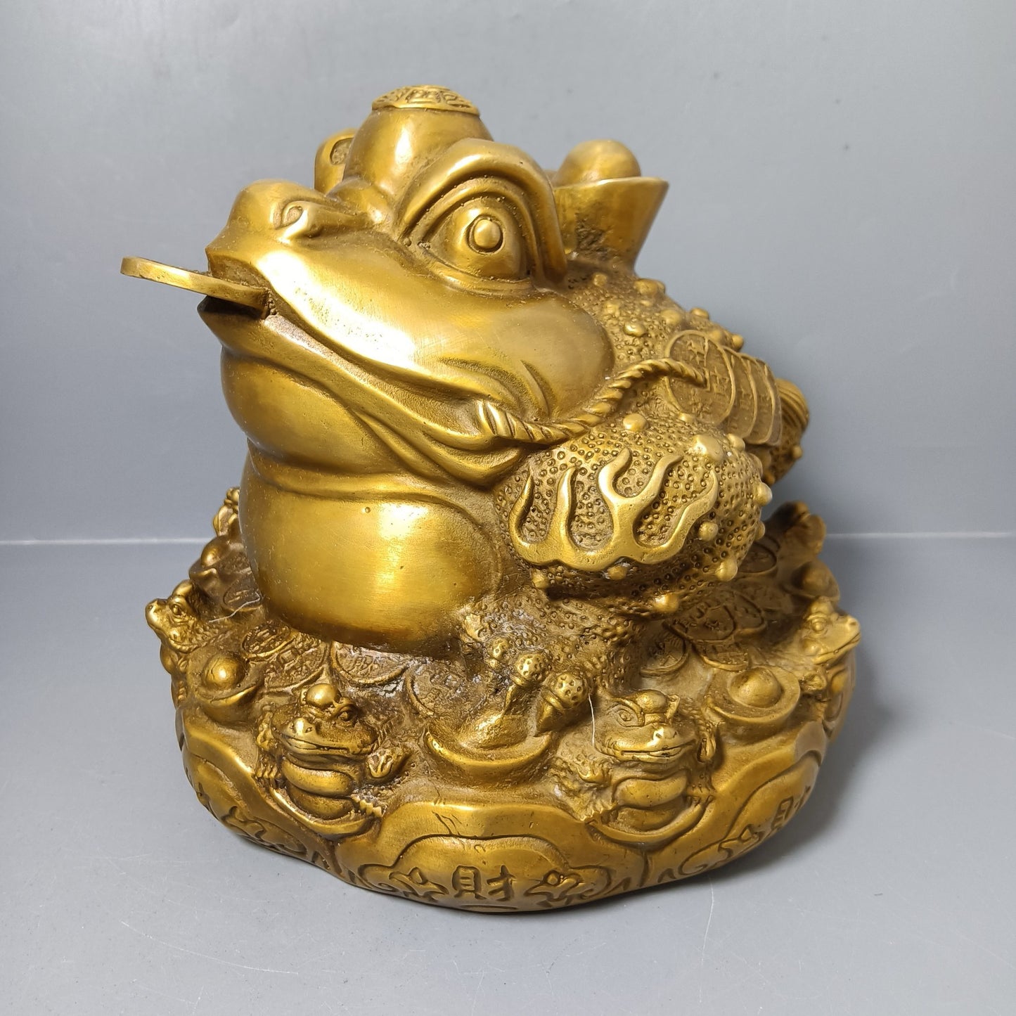 Chinese antique pure copper golden toad ornaments