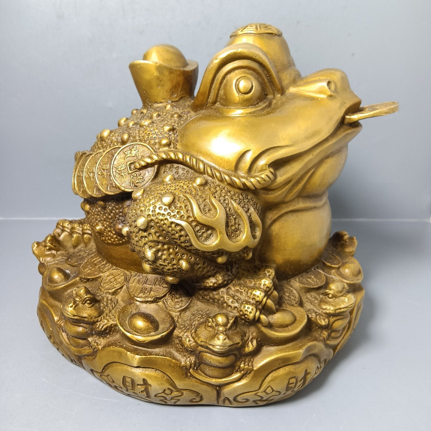 Chinese antique pure copper golden toad ornaments