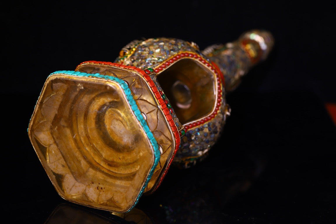 Crystal carving, inlaid with heavenly beads, gemstone Shakyamuni Buddha Pagoda