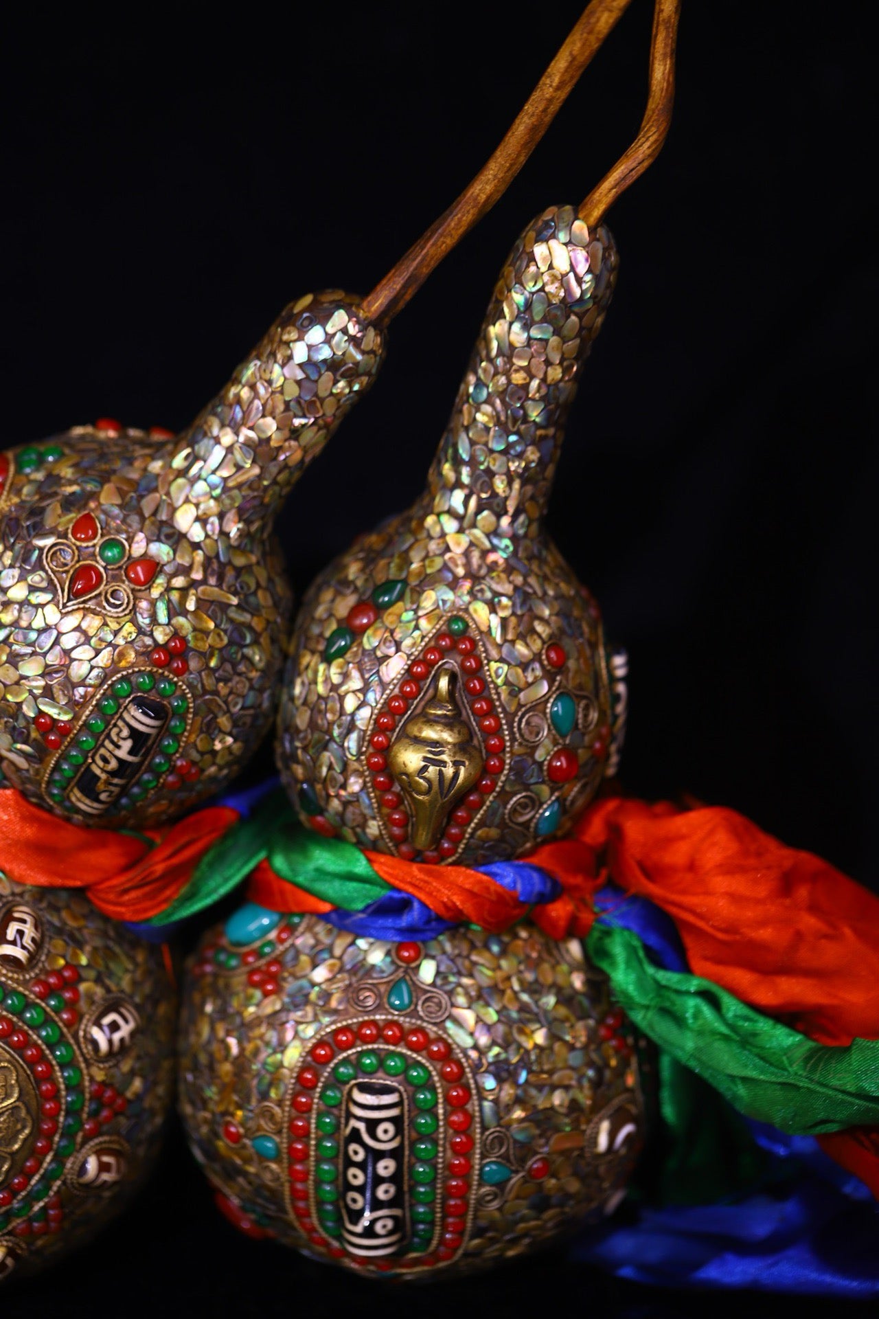 Natural gourd handmade inlaid with heavenly beads