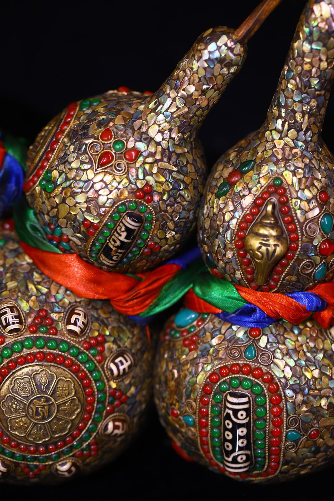 Natural gourd handmade inlaid with heavenly beads
