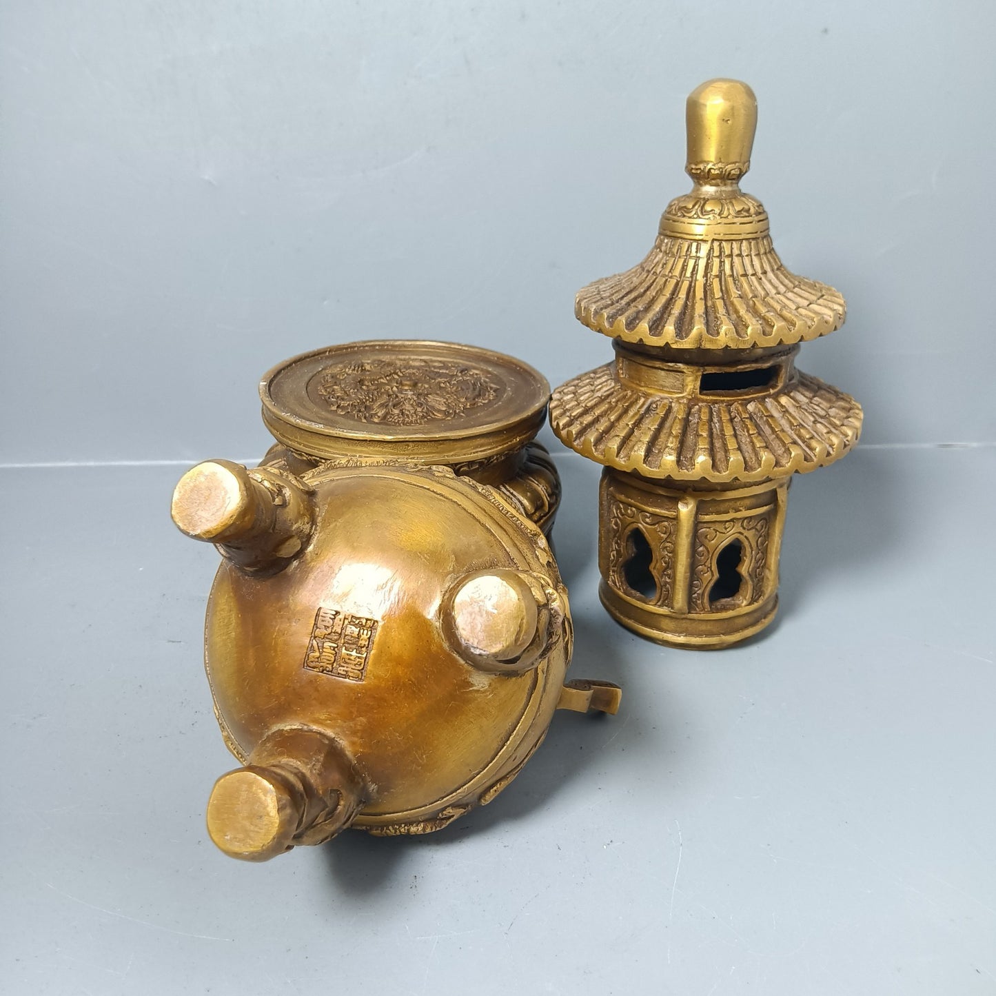 Chinese antique pure copper double dragon tower ornaments