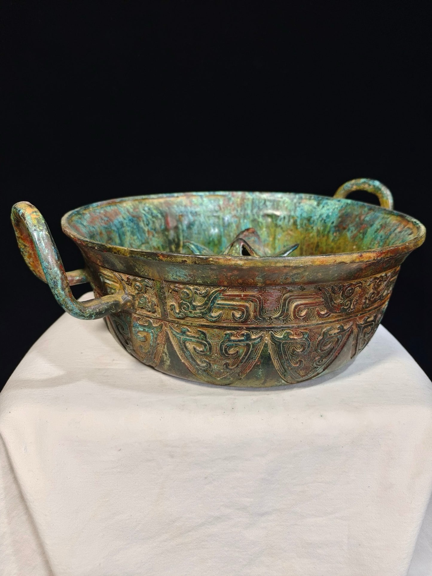 Bronze inscriptions vessel, lotus dish water vessel