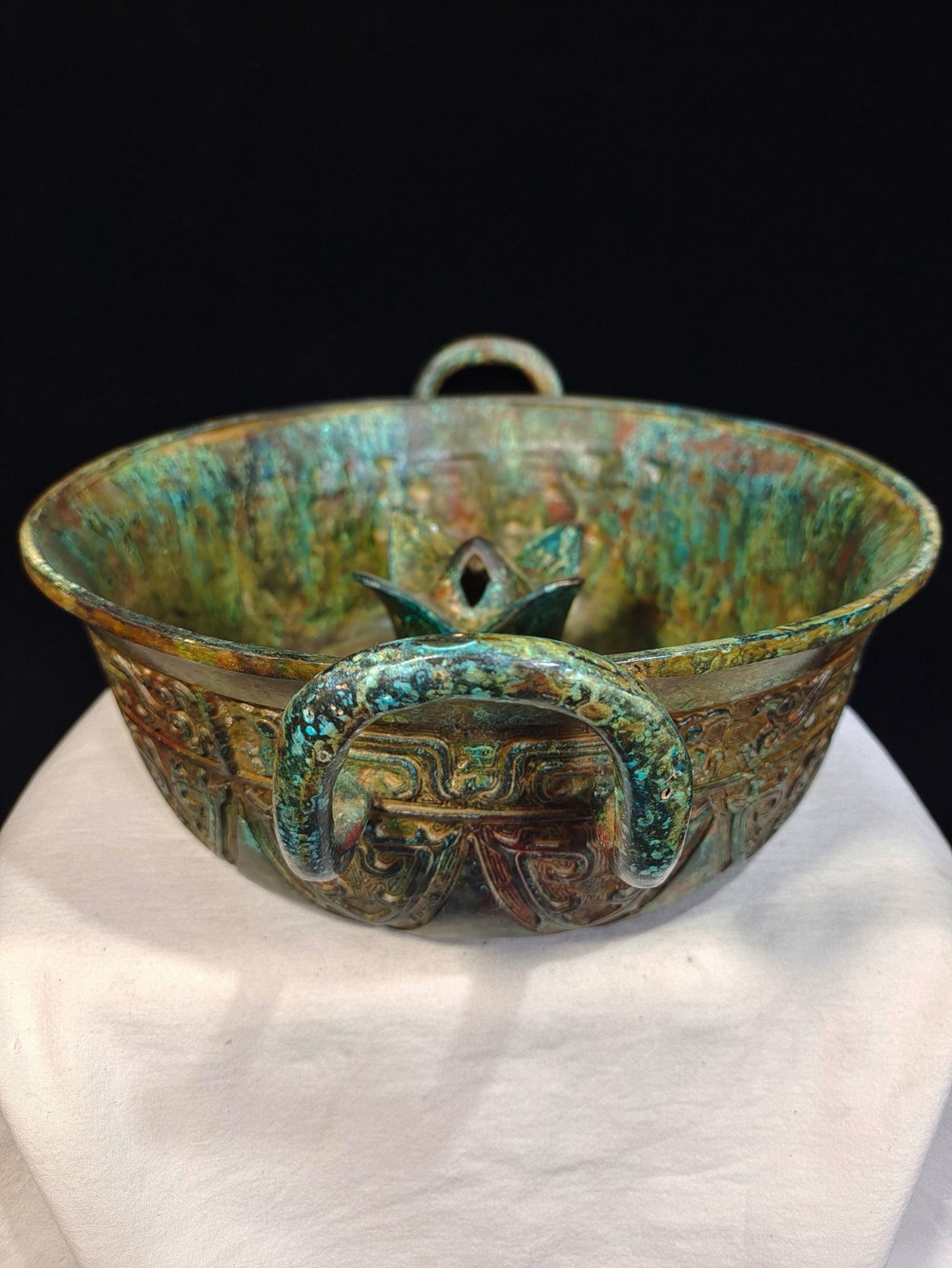Bronze inscriptions vessel, lotus dish water vessel