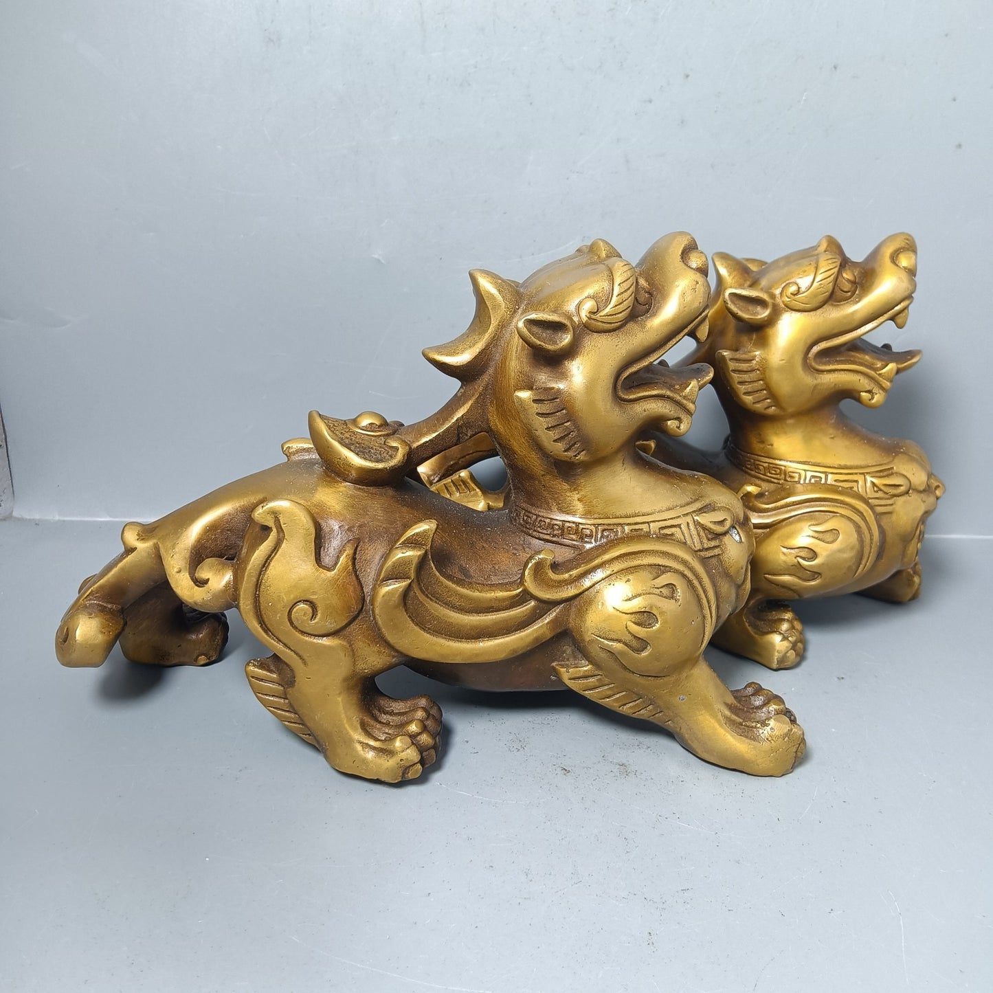 A pair of Chinese antique pure copper Pixiu ornaments