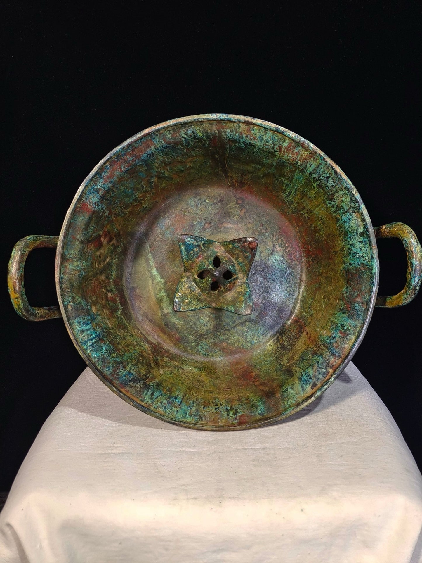 Bronze inscriptions vessel, lotus dish water vessel