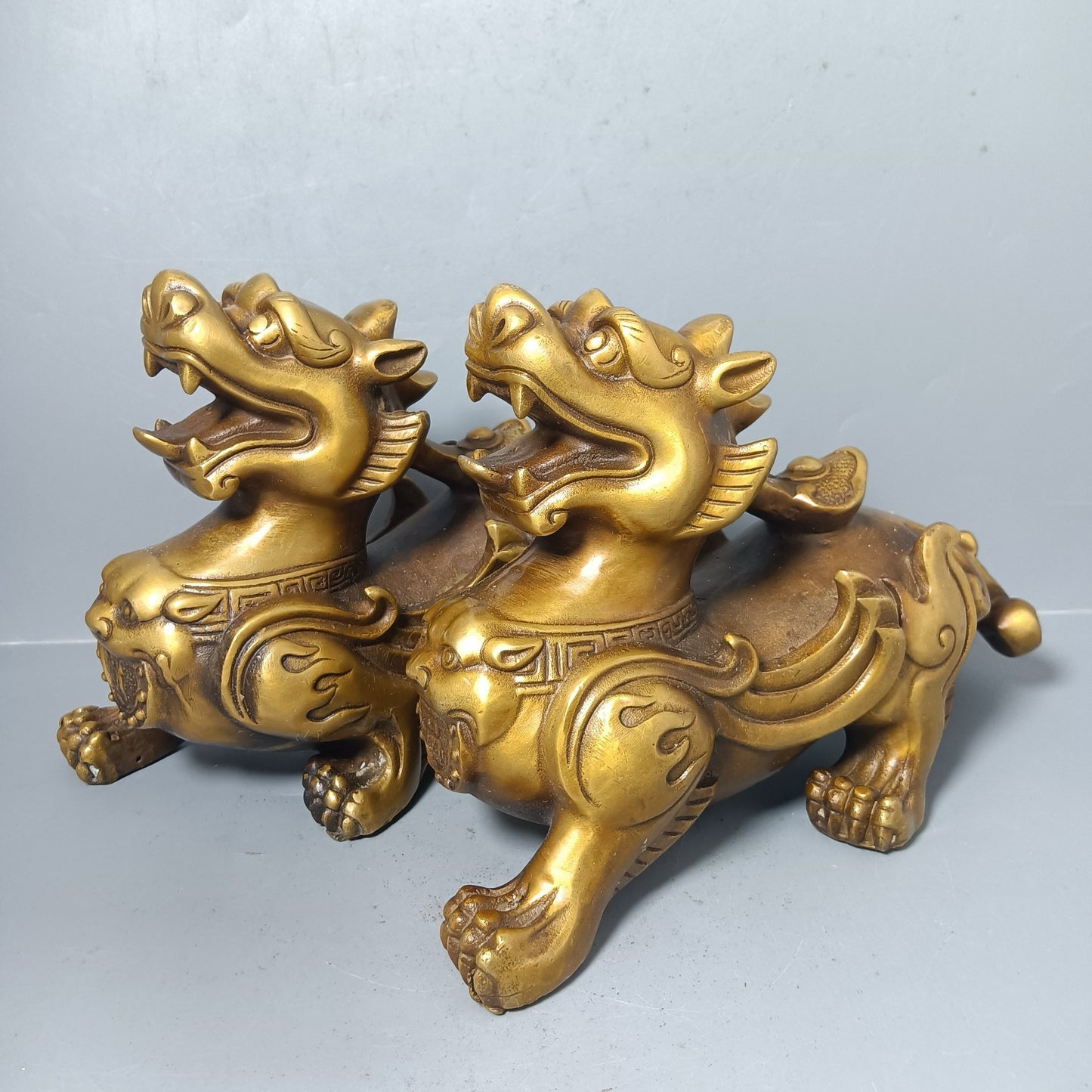 A pair of Chinese antique pure copper Pixiu ornaments