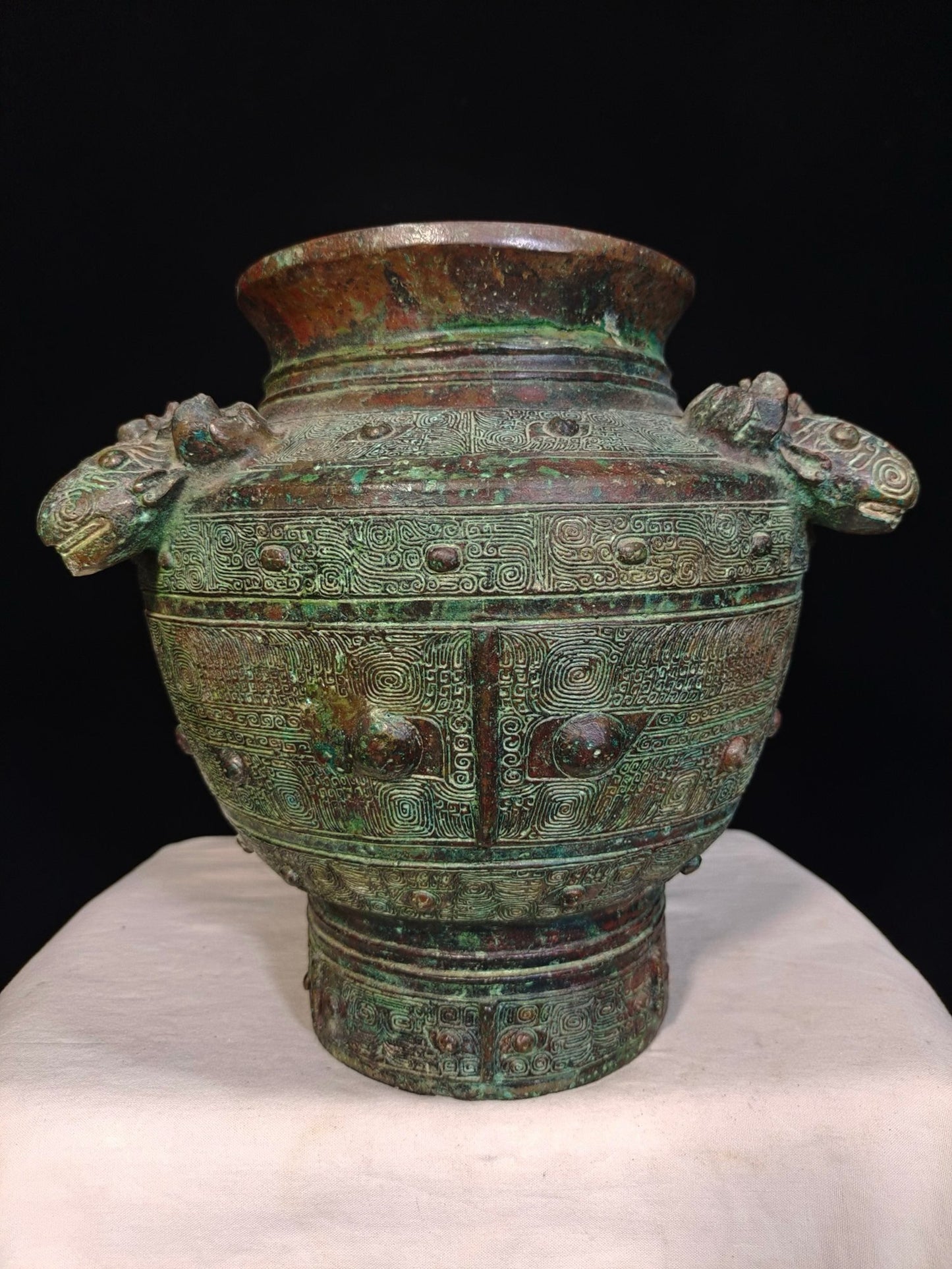 Bronze ritual vessel: Three Sheep Round Zun