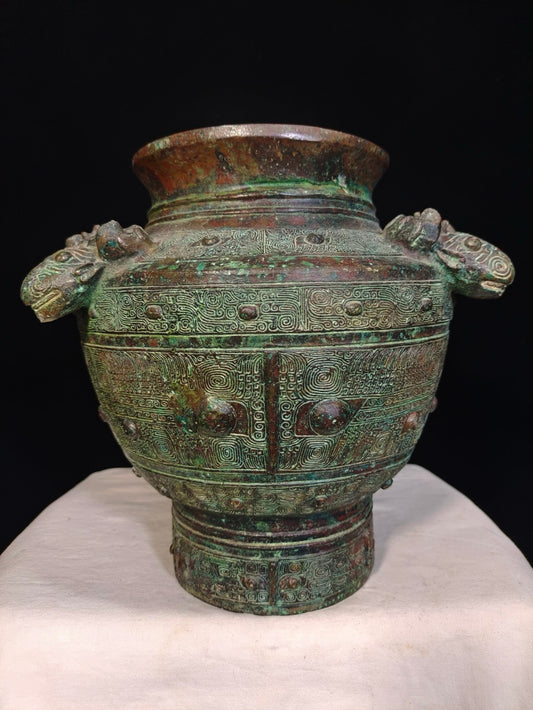 Bronze ritual vessel: Three Sheep Round Zun