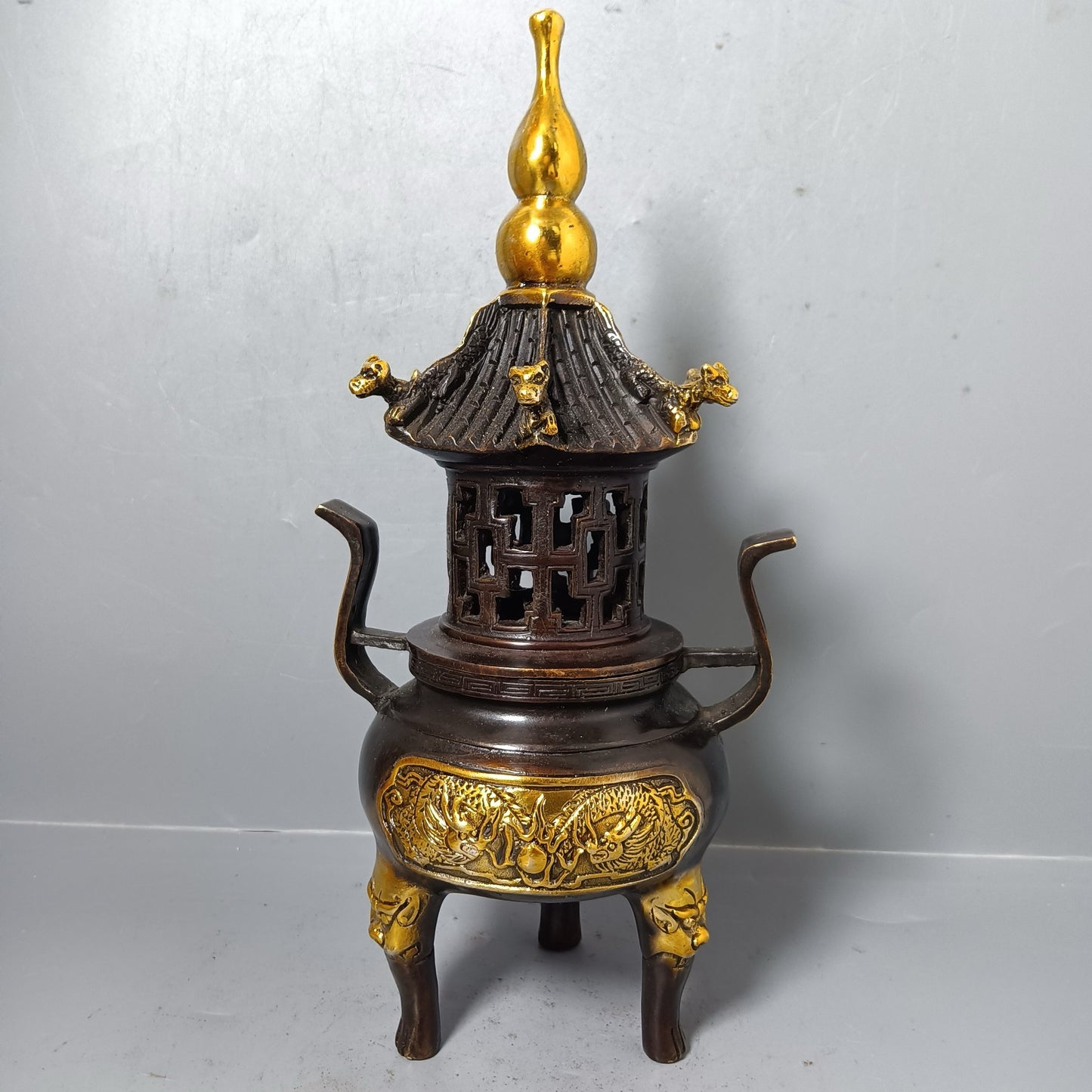Chinese antique pure copper tower furnace ornaments