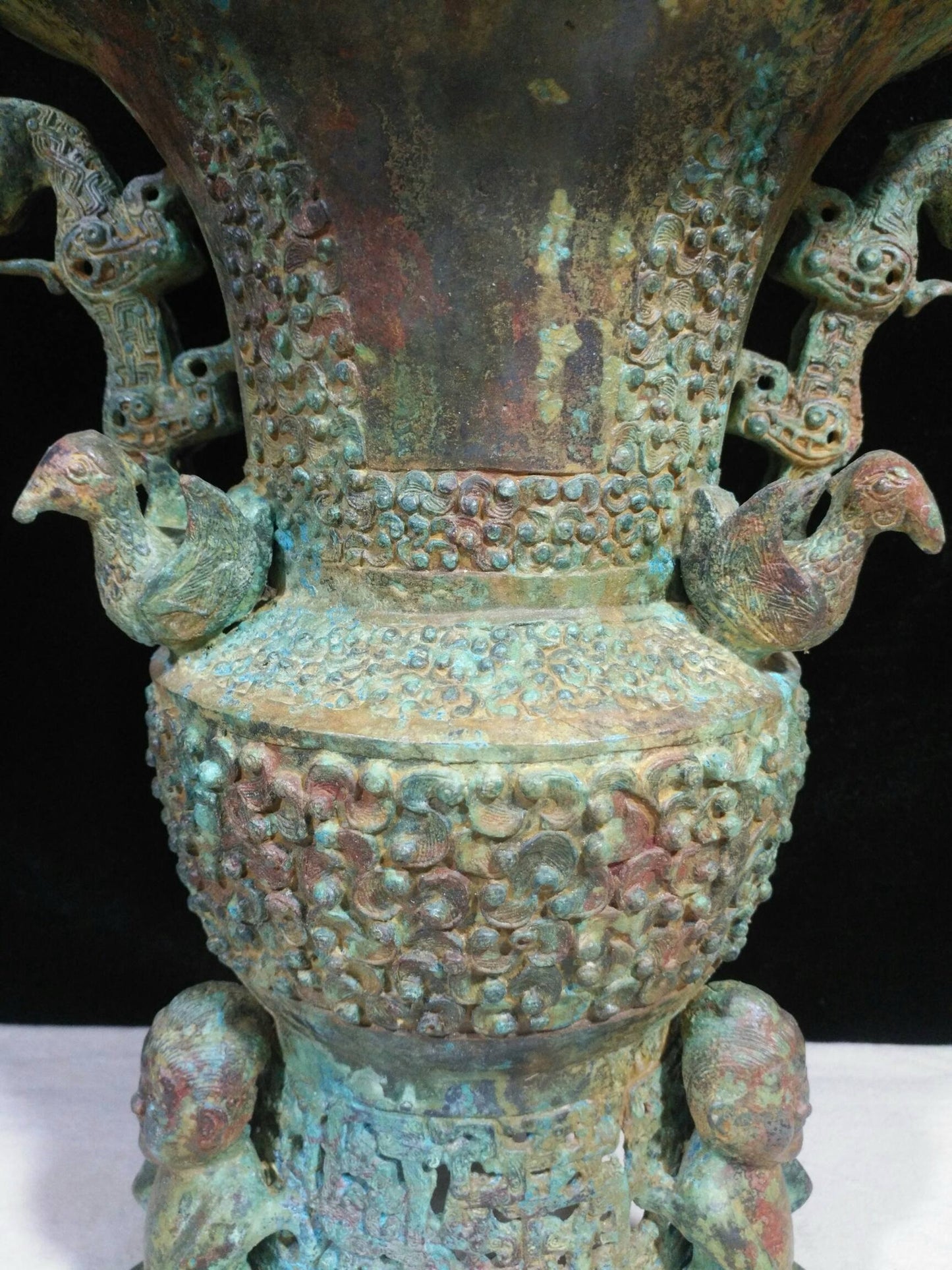 Bronze vessel beast ear statue