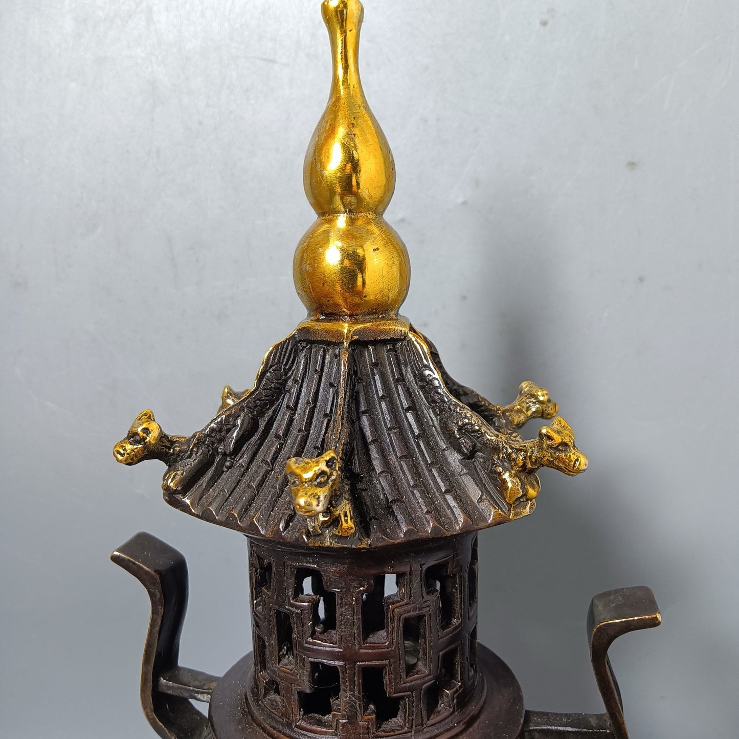 Chinese antique pure copper tower furnace ornaments