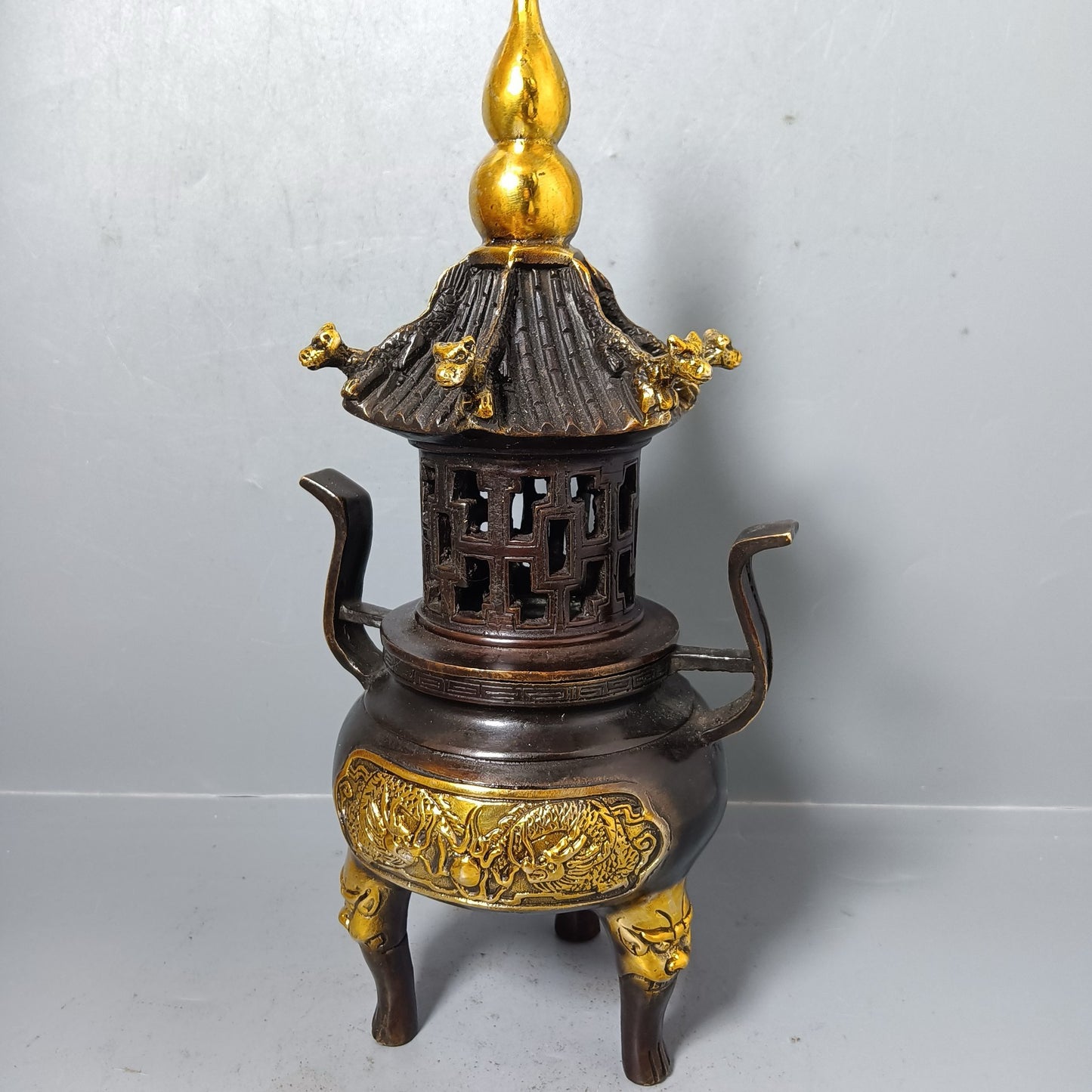 Chinese antique pure copper tower furnace ornaments