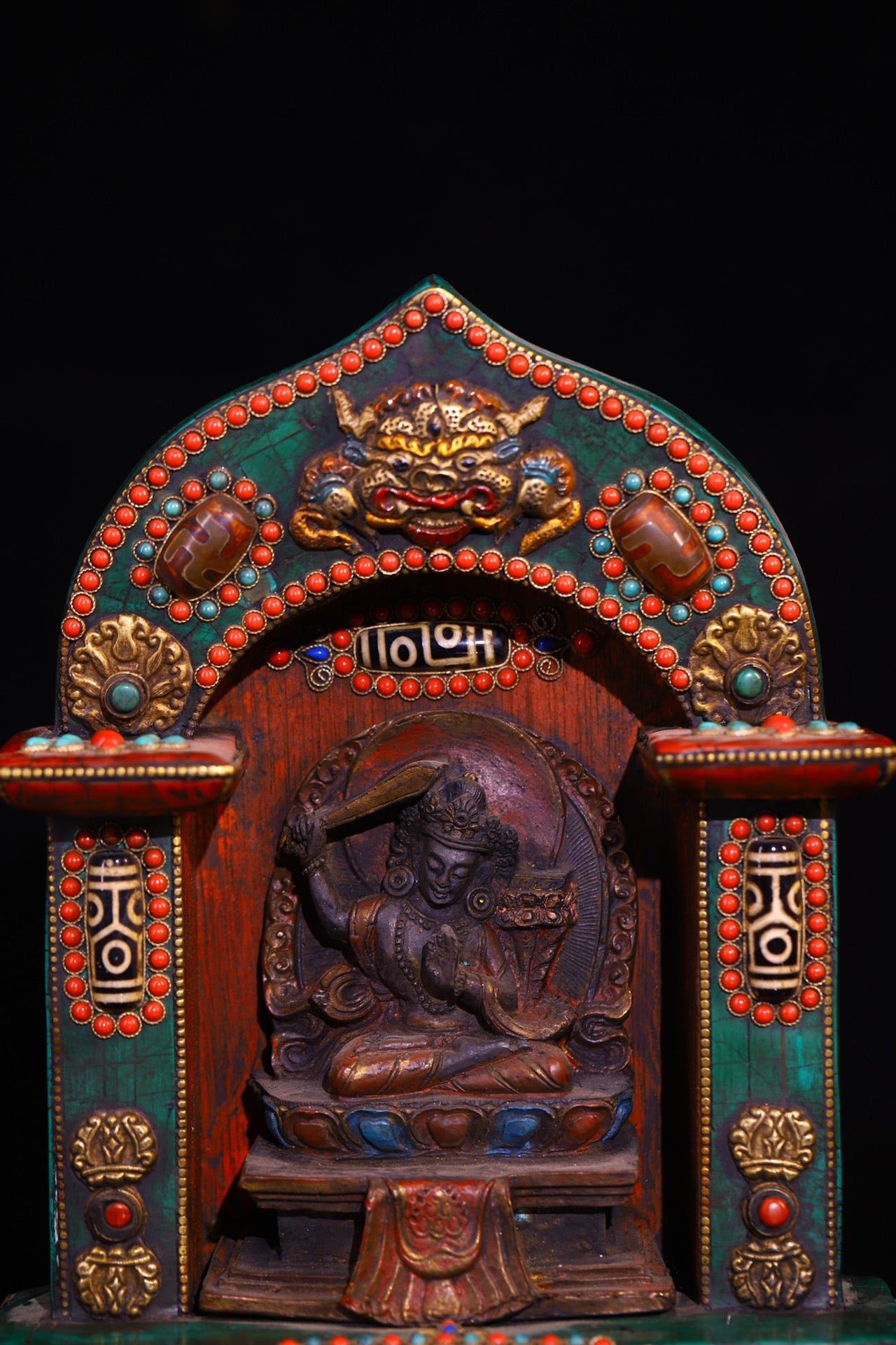 Copper gilded gold handmade silk inlaid gemstone Buddha niche