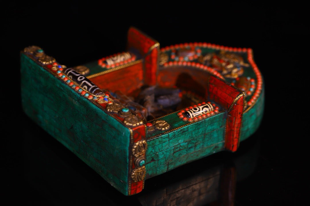 Copper gilded gold handmade silk inlaid gemstone Buddha niche