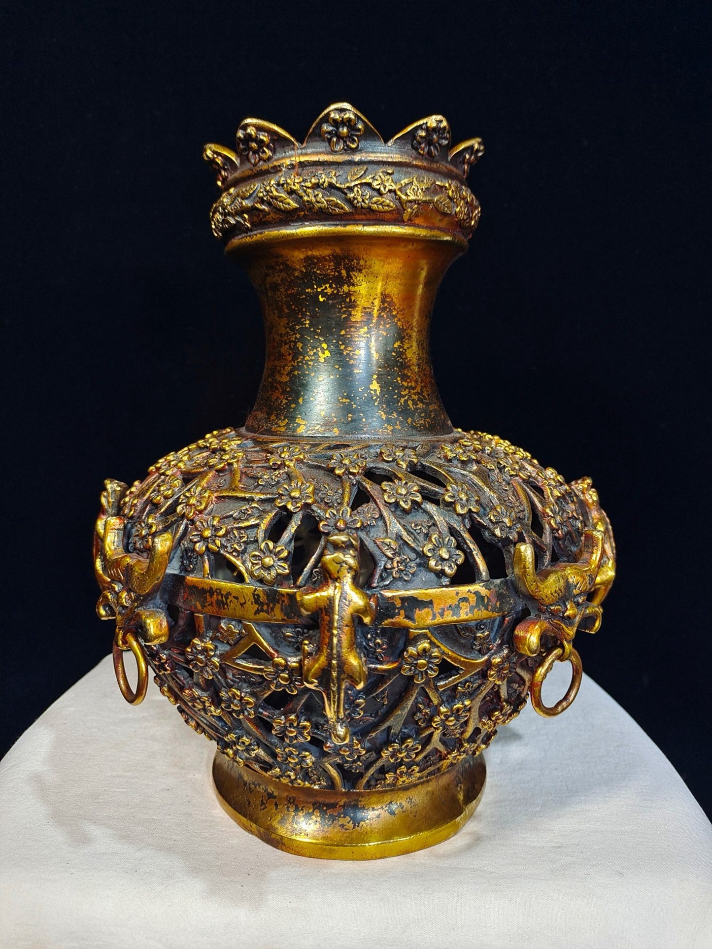 Pure copper plum blossom ring bottle