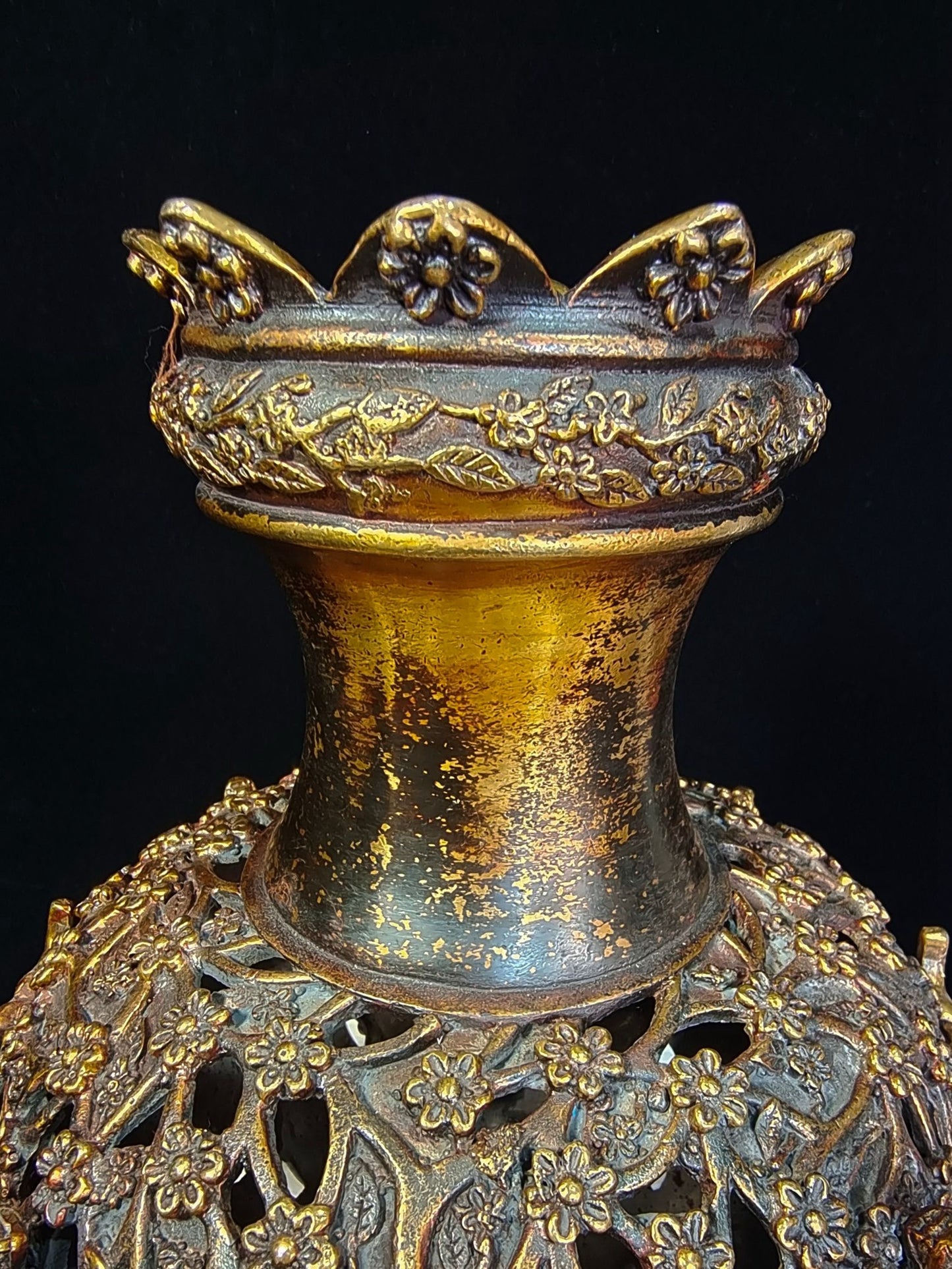 Pure copper plum blossom ring bottle