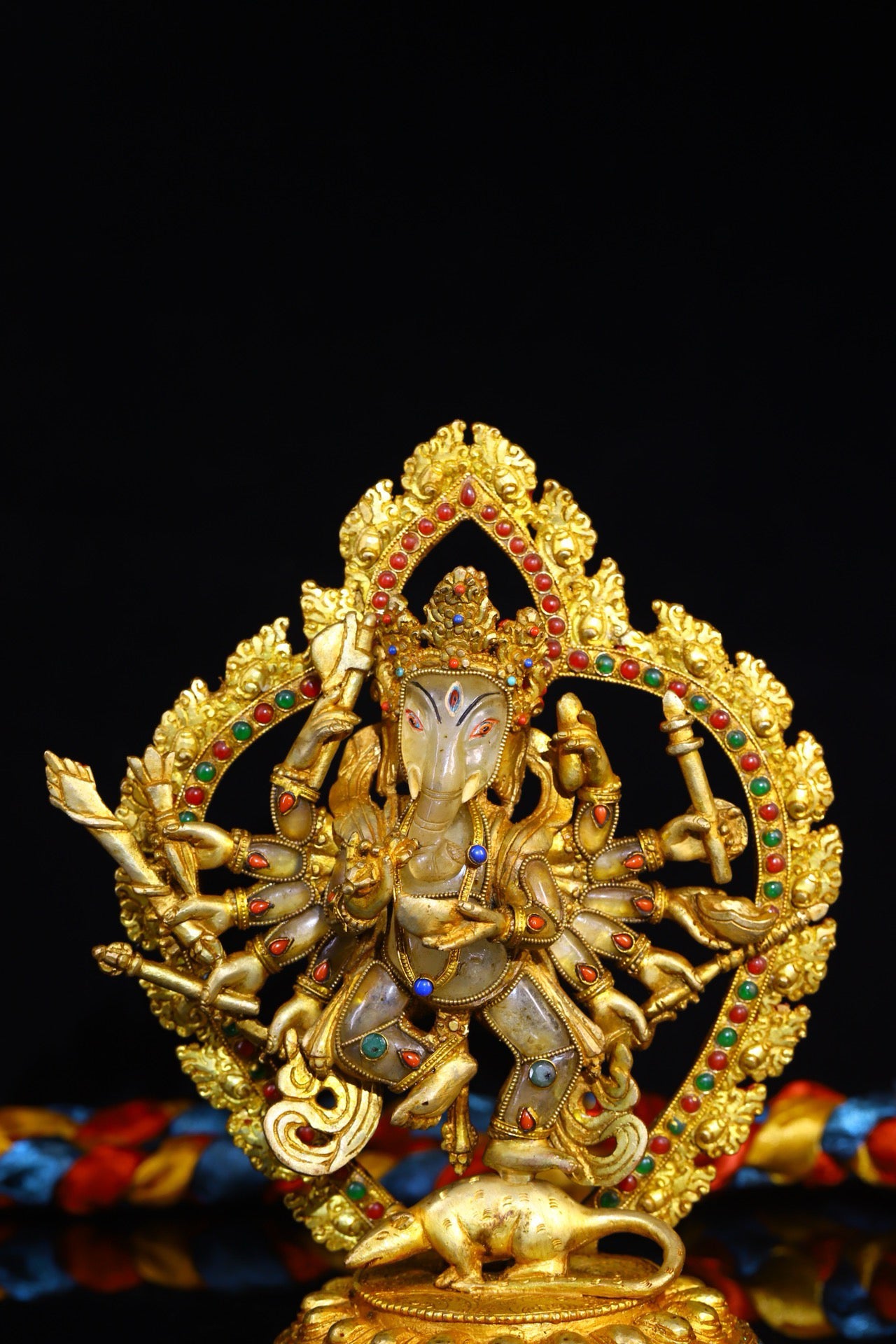 Natural crystal, pure handmade hammering, carving, pure handmade filigree inlay with gemstones, elephant nosed God of Wealth