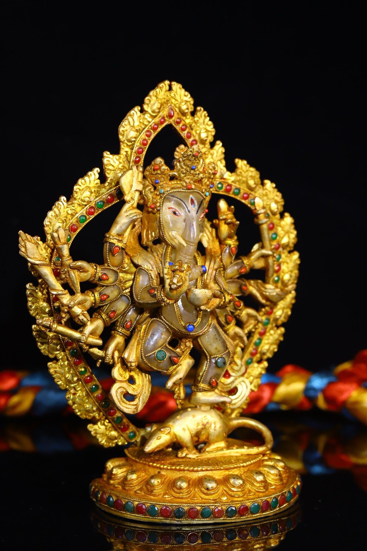 Natural crystal, pure handmade hammering, carving, pure handmade filigree inlay with gemstones, elephant nosed God of Wealth