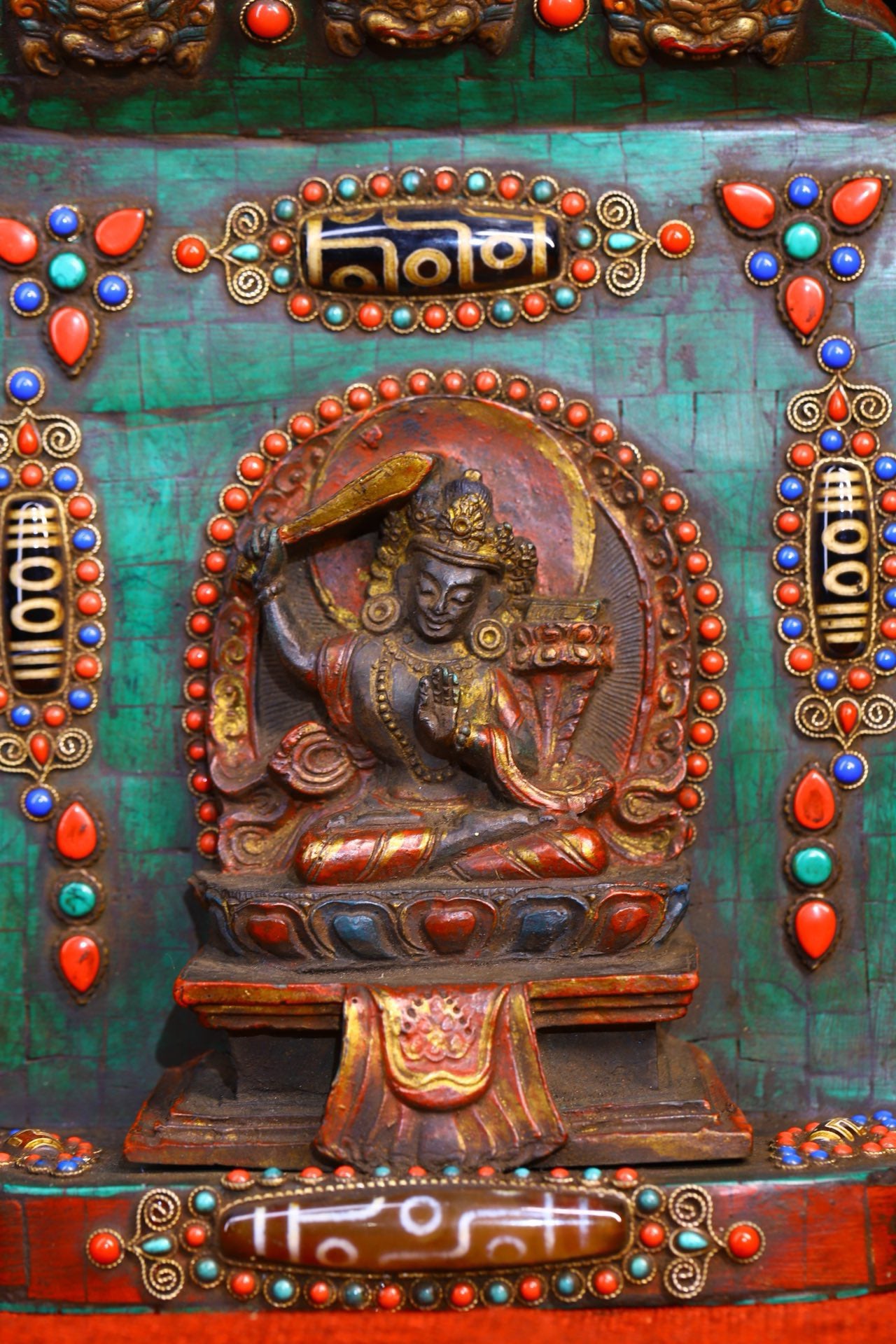 Handmade filigree inlaid gemstones, heavenly pearl Buddha niches