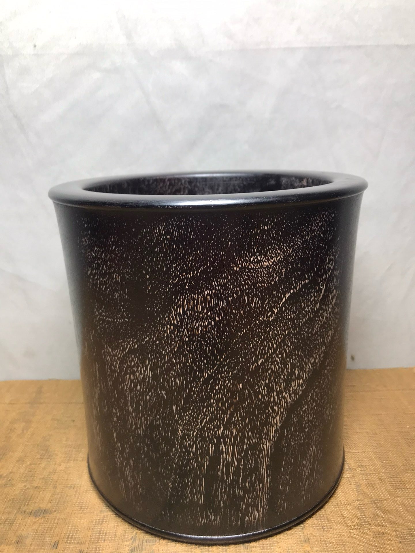 Sandalwood pen holder