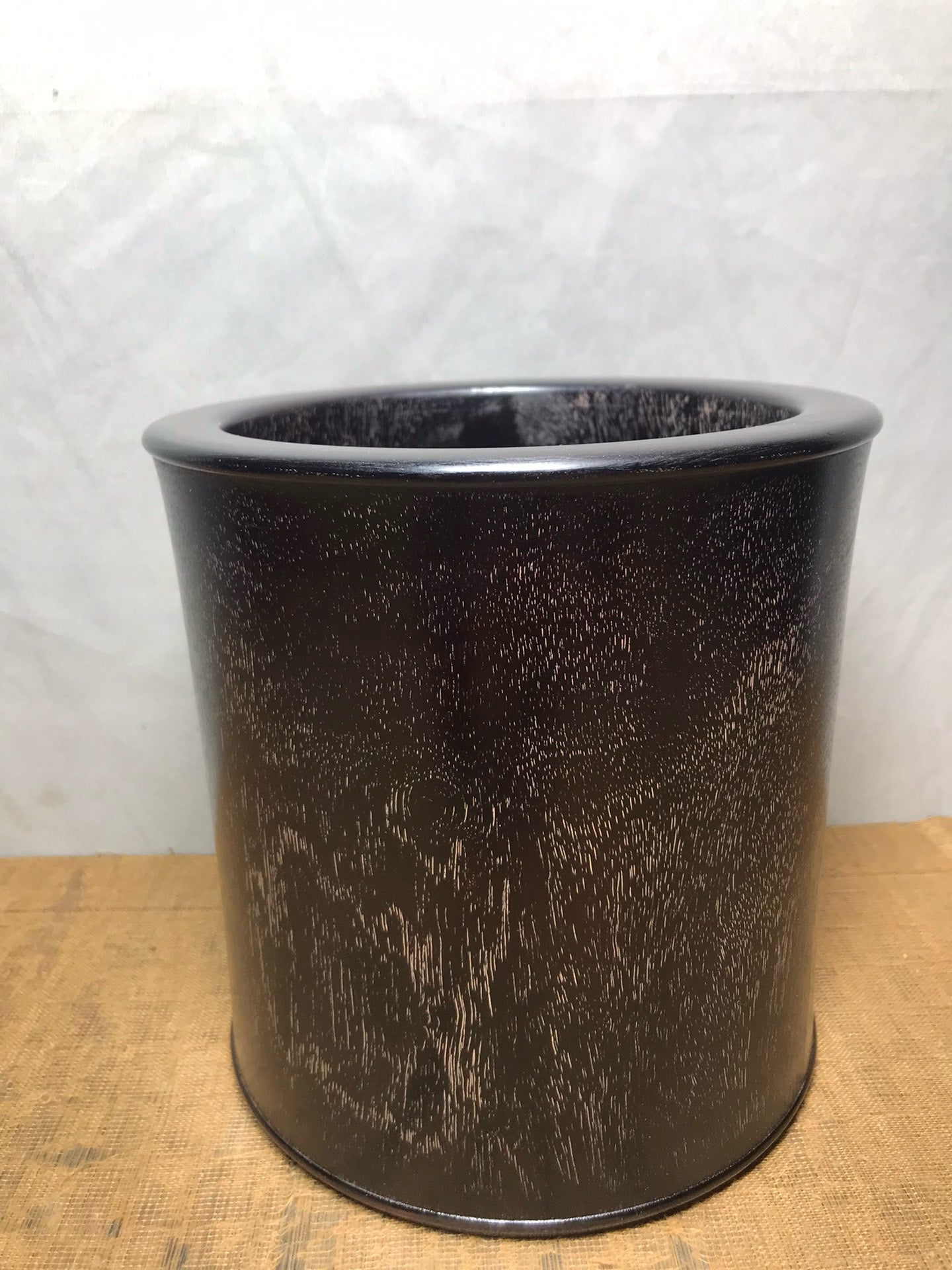 Sandalwood pen holder