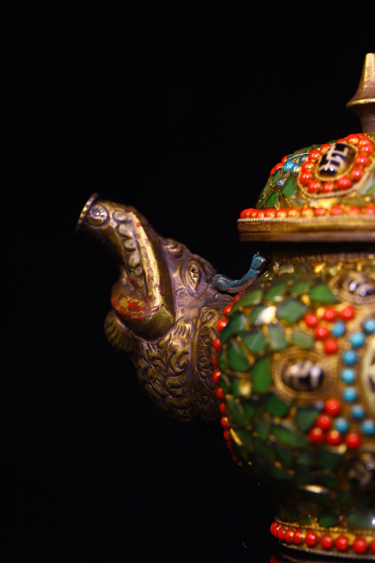 Made of pure copper by hand, inlaid with gemstones, the Heavenly Bead Butter Pot