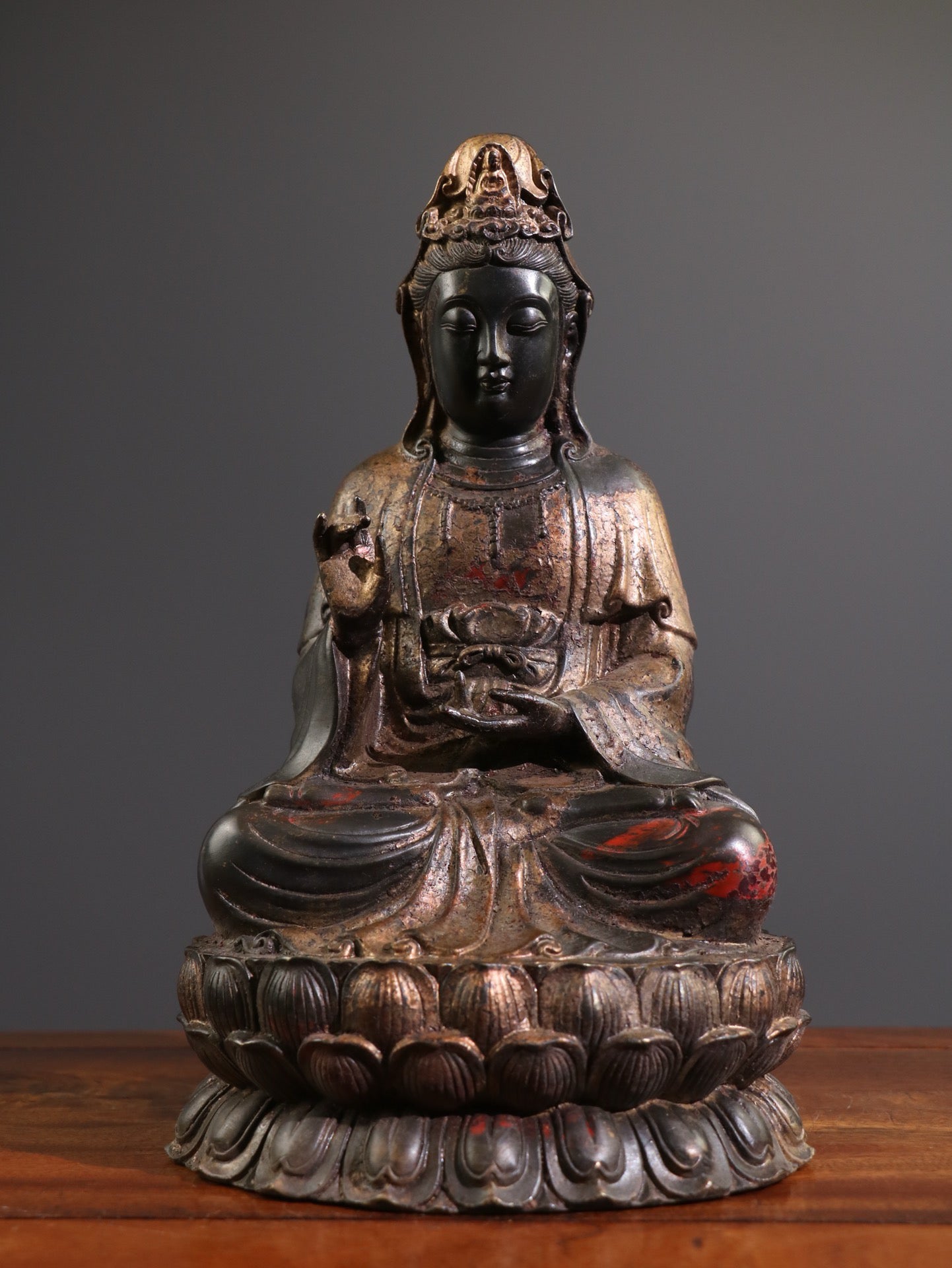 A Chinese antique pure copper statue of Guanyin Bodhisattva