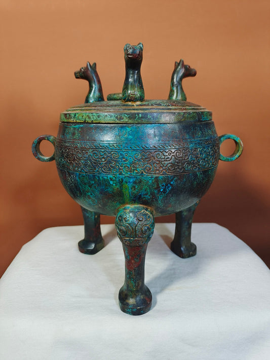 Bronze inscriptions, vessels, round cauldrons