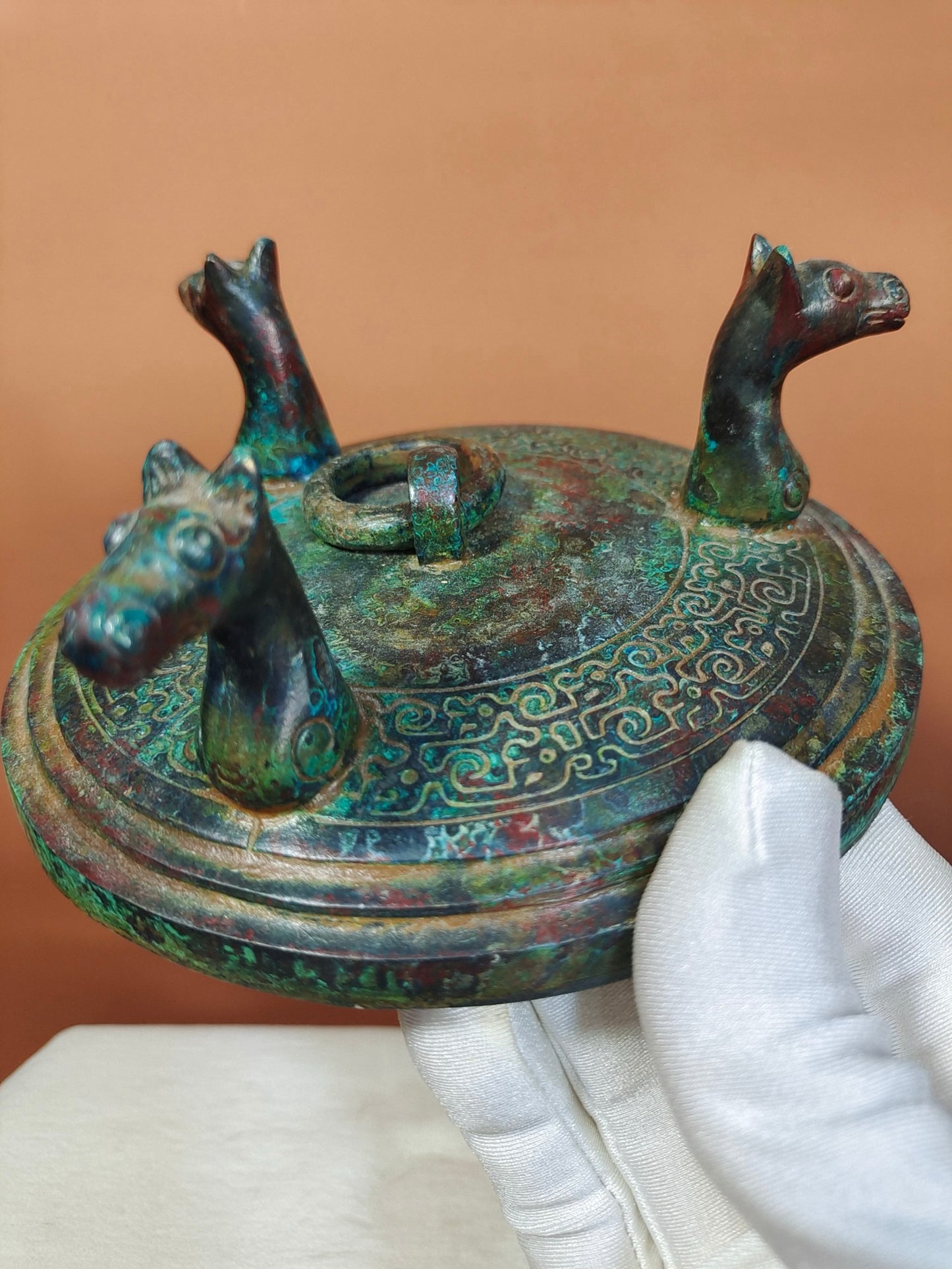 Bronze inscriptions, vessels, round cauldrons