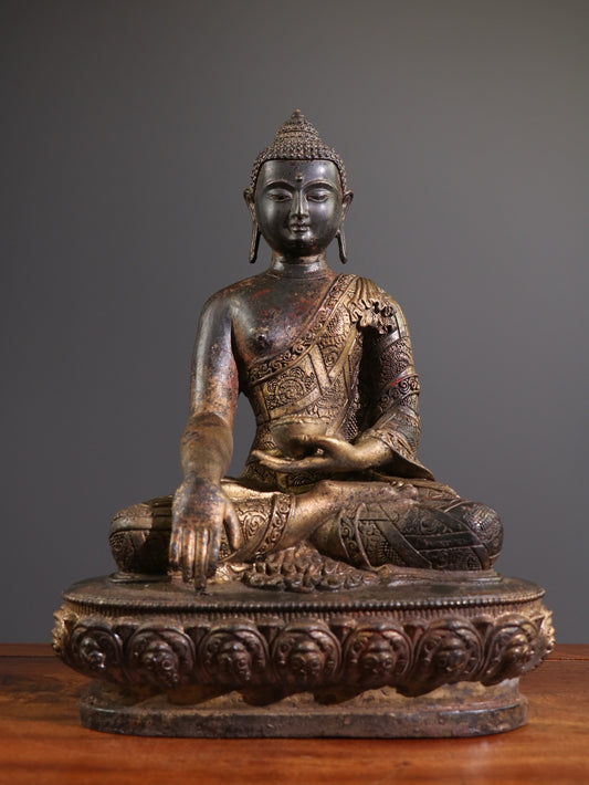 A Chinese antique pure copper statue of Shakyamuni Buddha