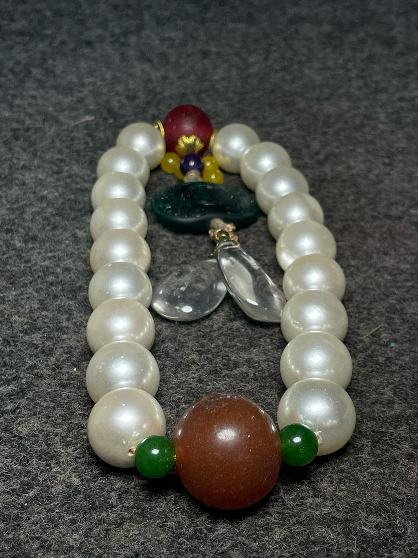 Pearl 18 in Hand