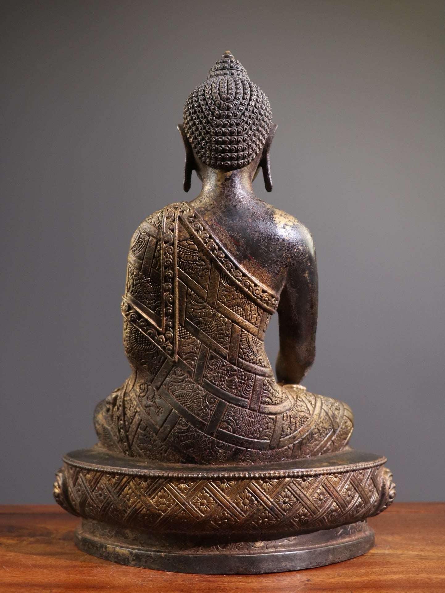 A Chinese antique pure copper statue of Shakyamuni Buddha