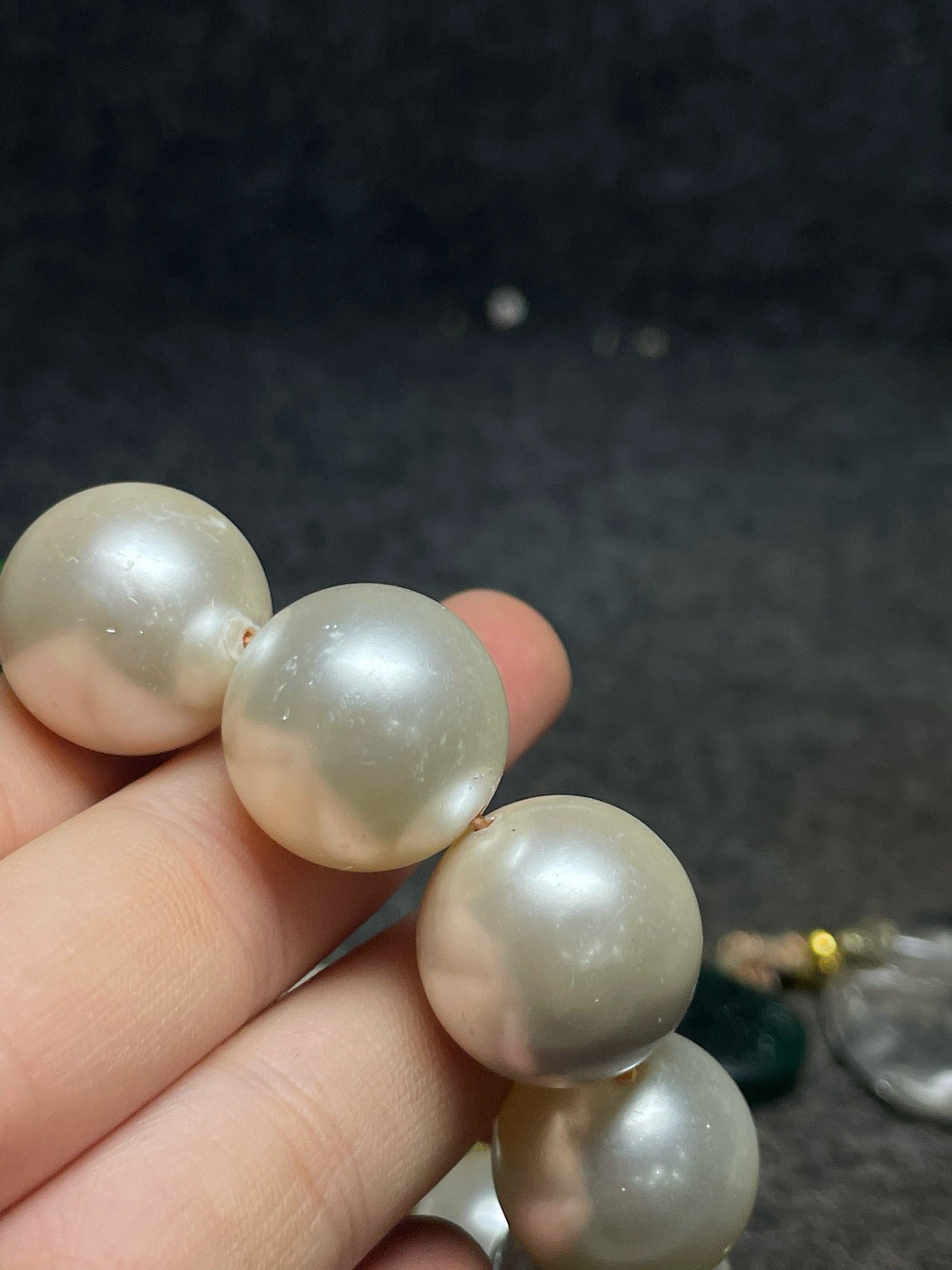 Pearl 18 in Hand