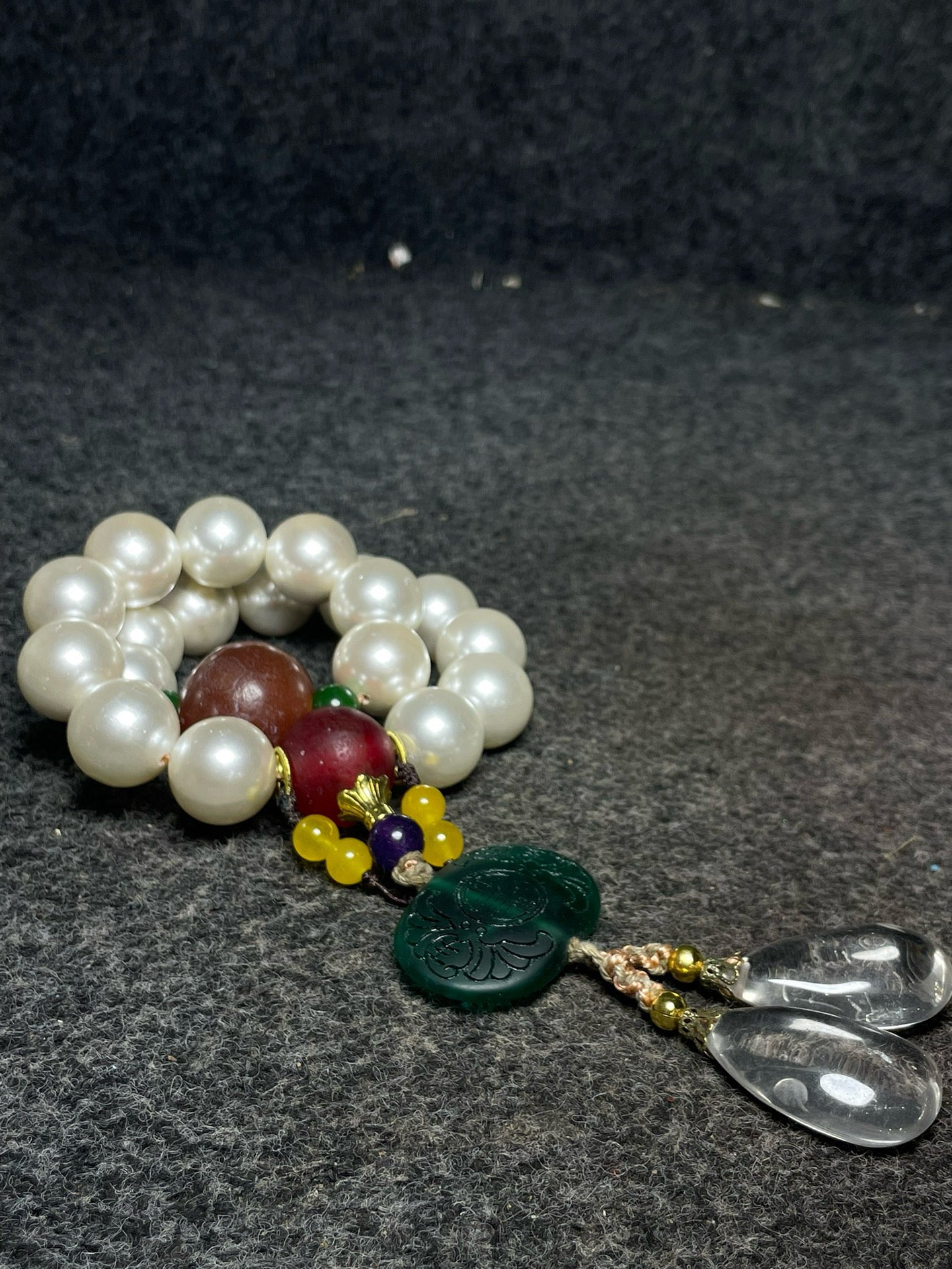 Pearl 18 in Hand